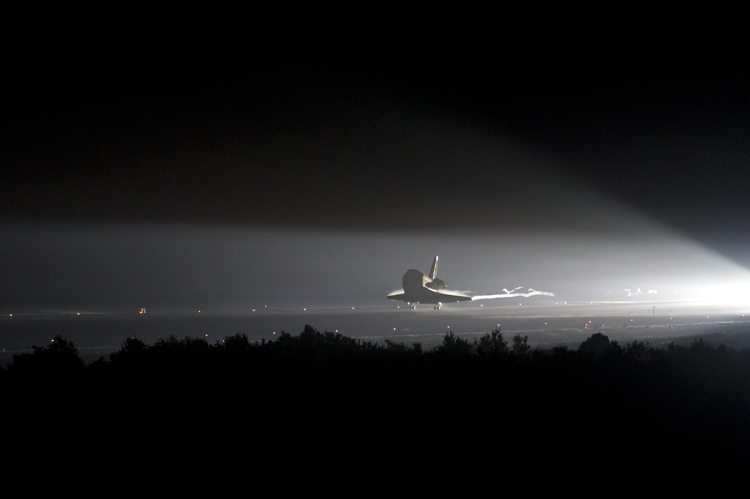 APOD: 2011 June 7 – A Last Landing for Space Shuttle Endeavour
