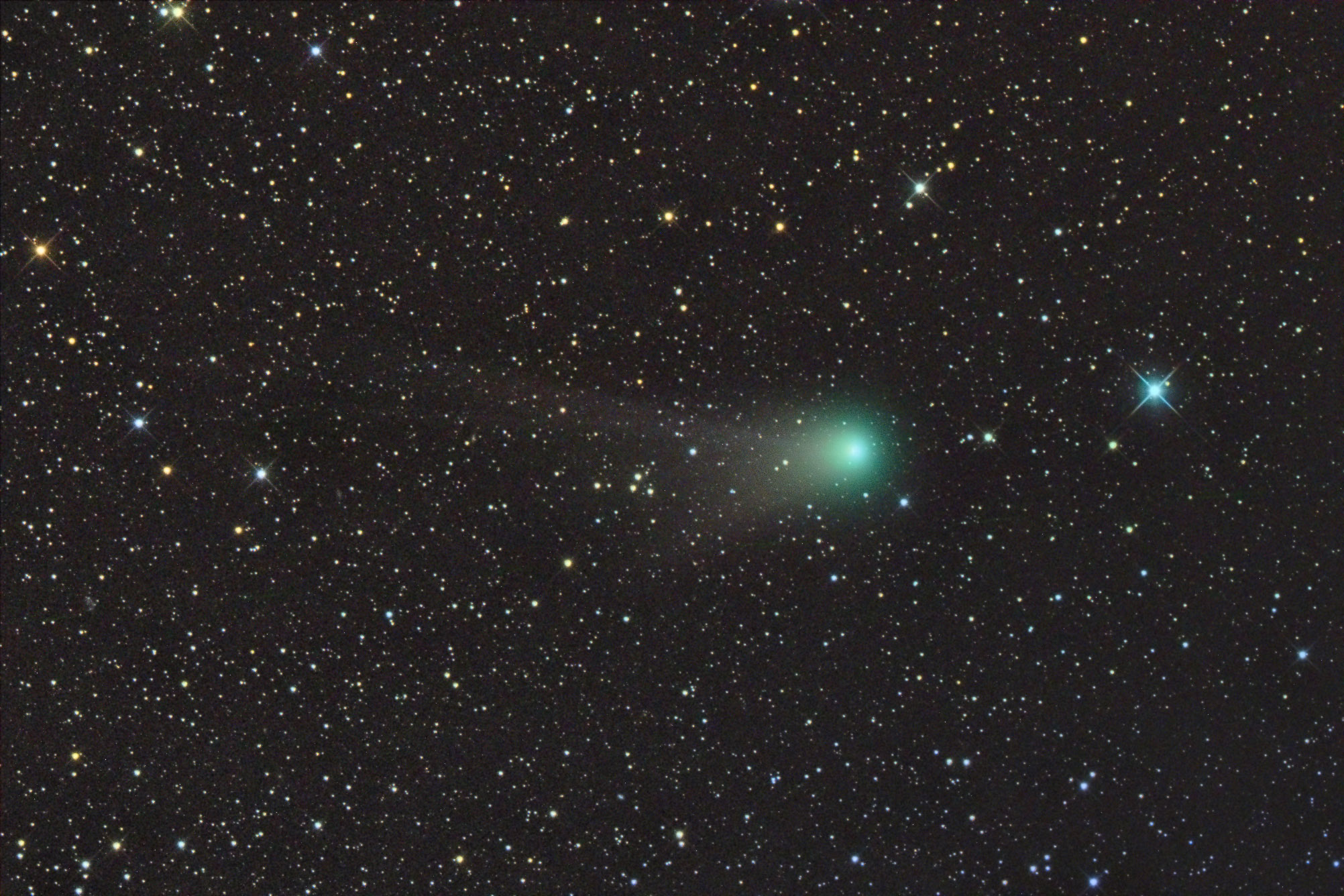 APOD: 2011 October 20 – Tails of Comet Garradd