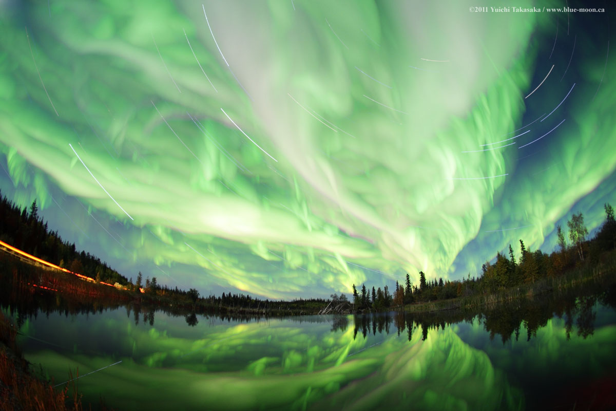 APOD: 2011 September 23 – September’s Aurora