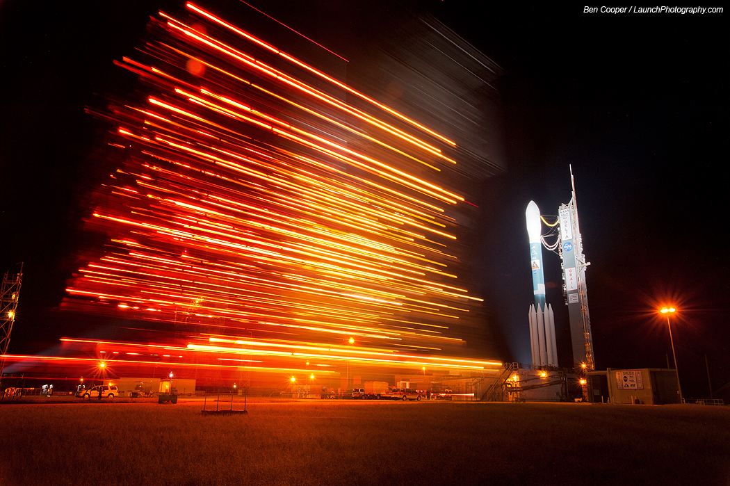 APOD: 2011 September 10 – Rollback from GRAIL’s Rocket
