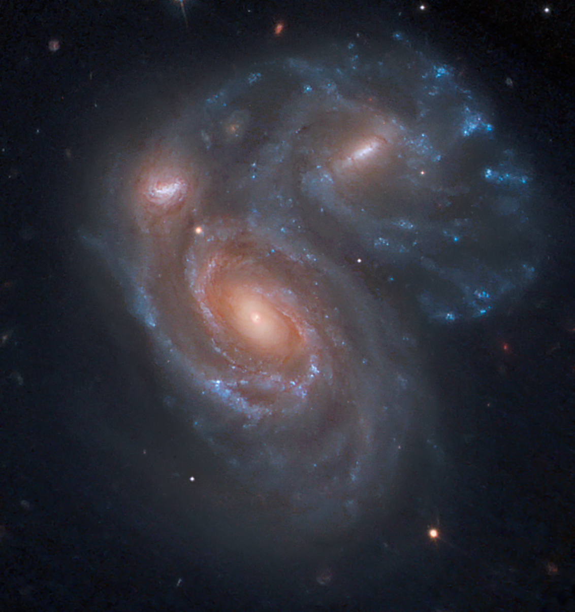 APOD: 2011 September 22 – Arp 272