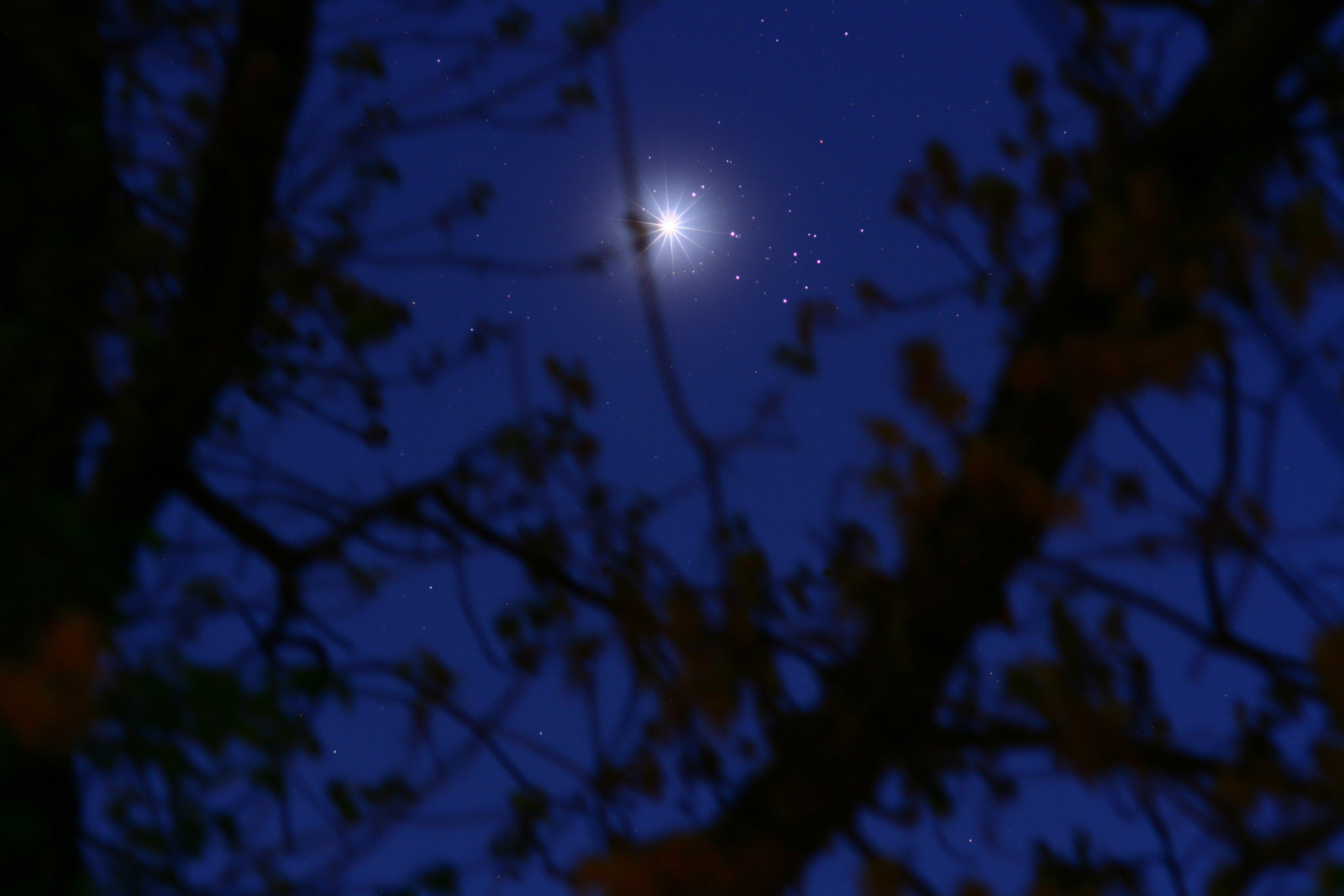 APOD: 2012 April 7 – Conjunction Haiku