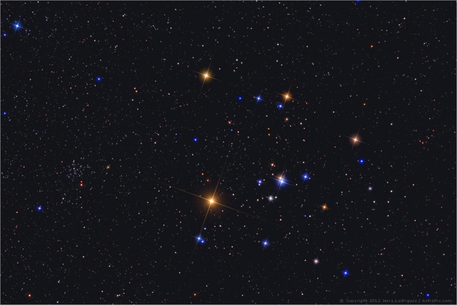 APOD: 2012 December 24 – Hyades for the Holidays