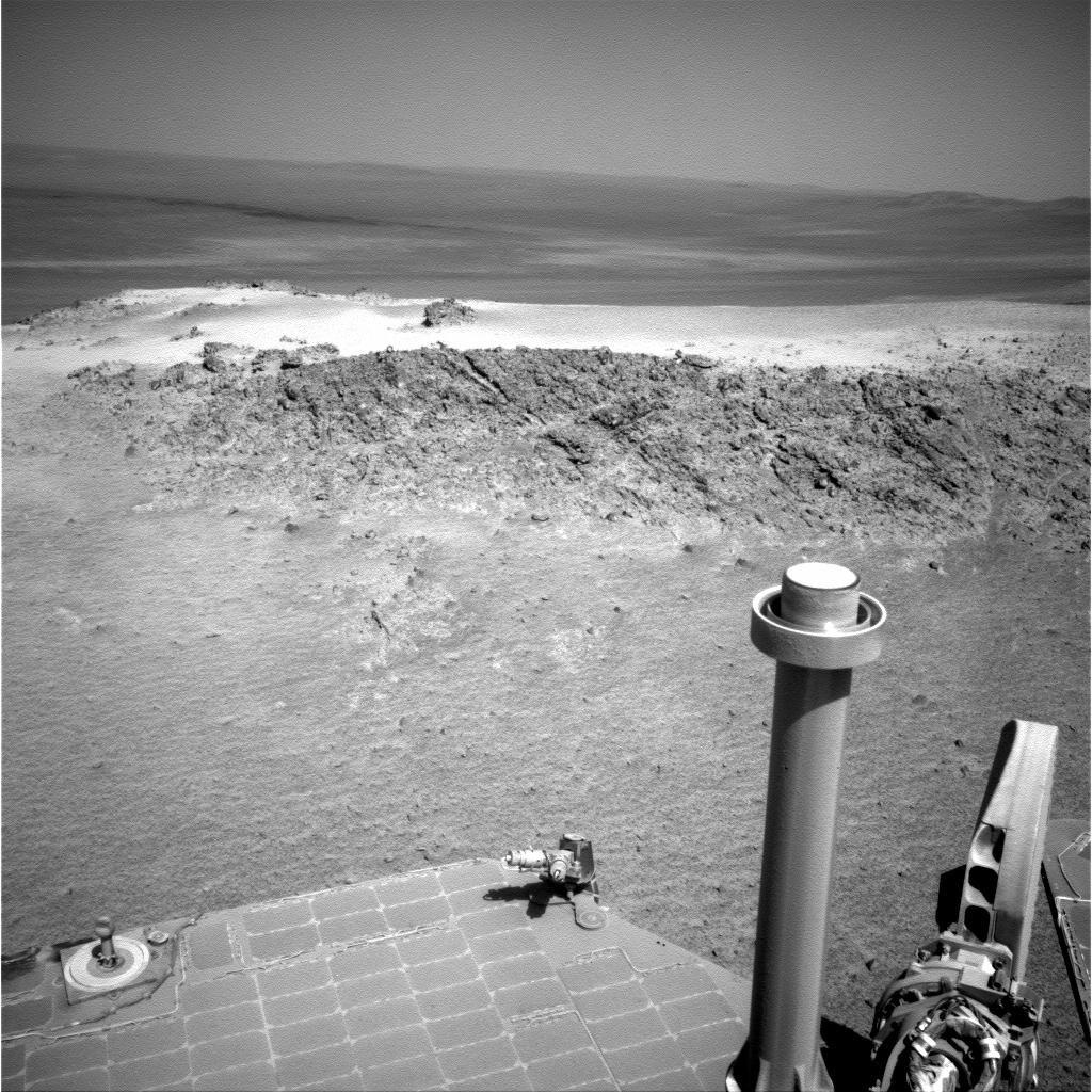 APOD: 2012 January 25 – Opportunity Rover Spots Greeley Haven on Mars