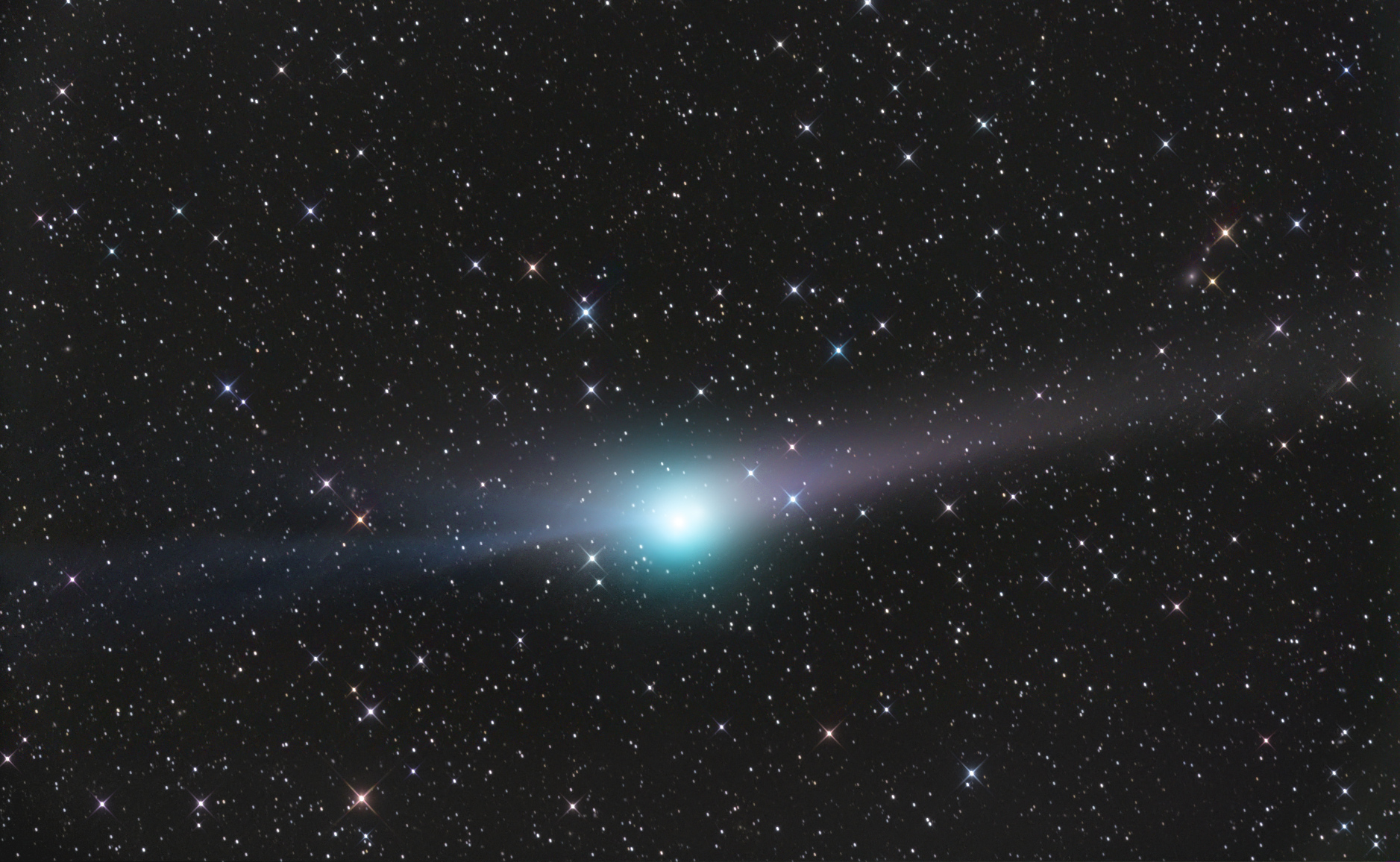 APOD: 2012 March 3 – Another Tail for Comet Garradd