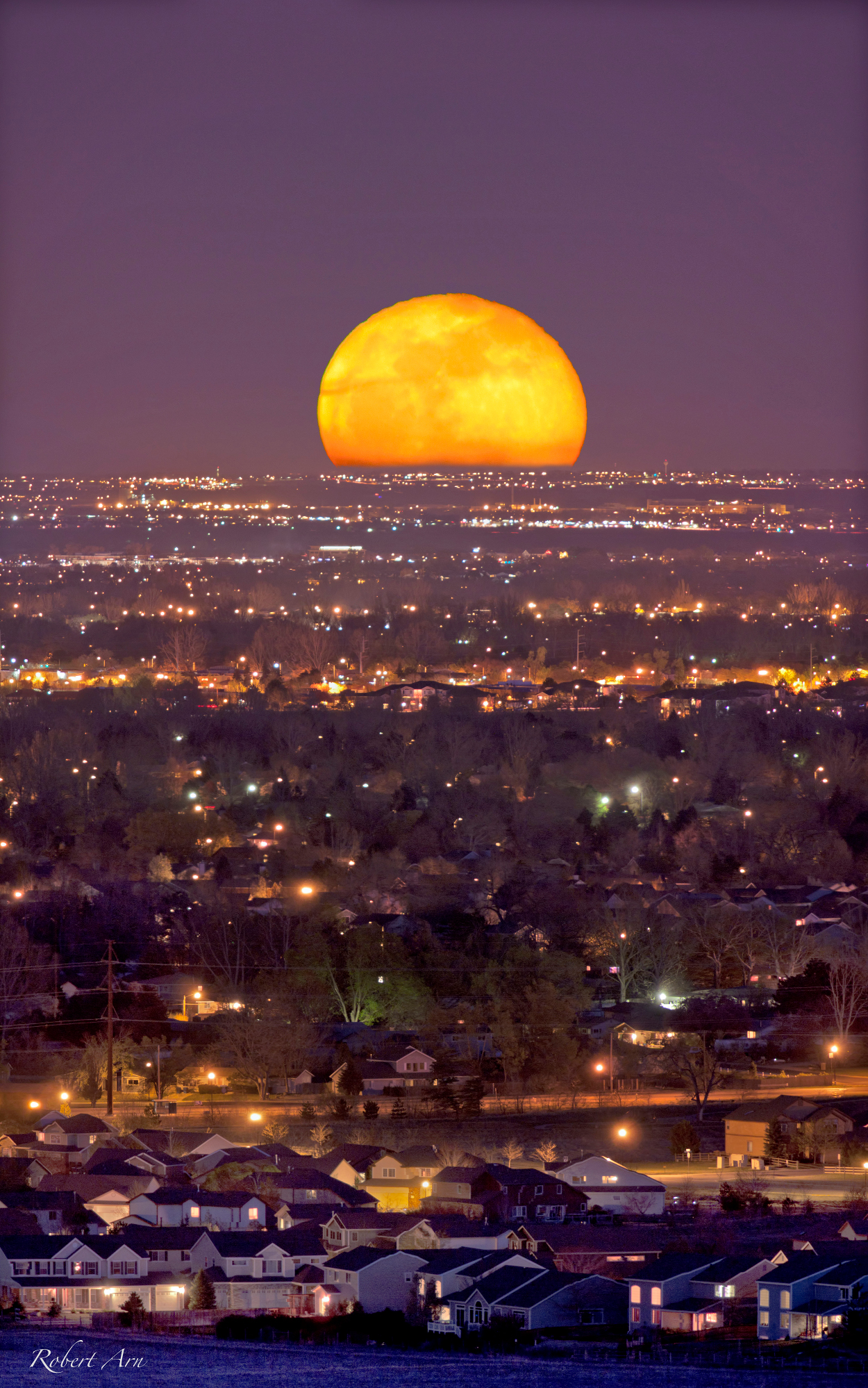 APOD: 2012 May 5 – Full Moonrise