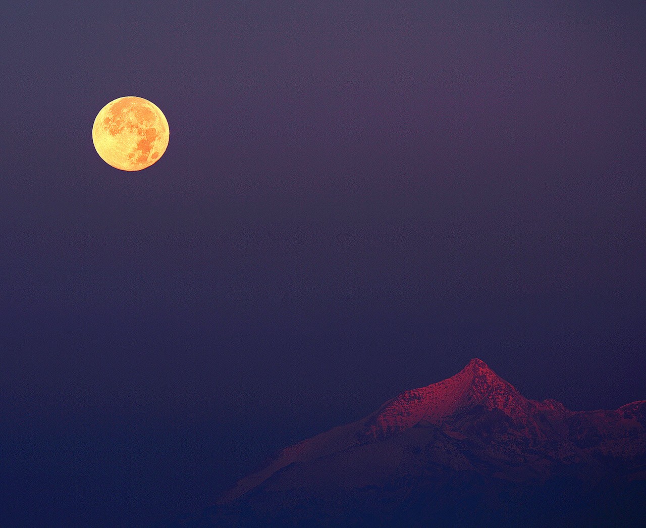 Hunter's Moon over the Alps — APOD for 2012-11-03