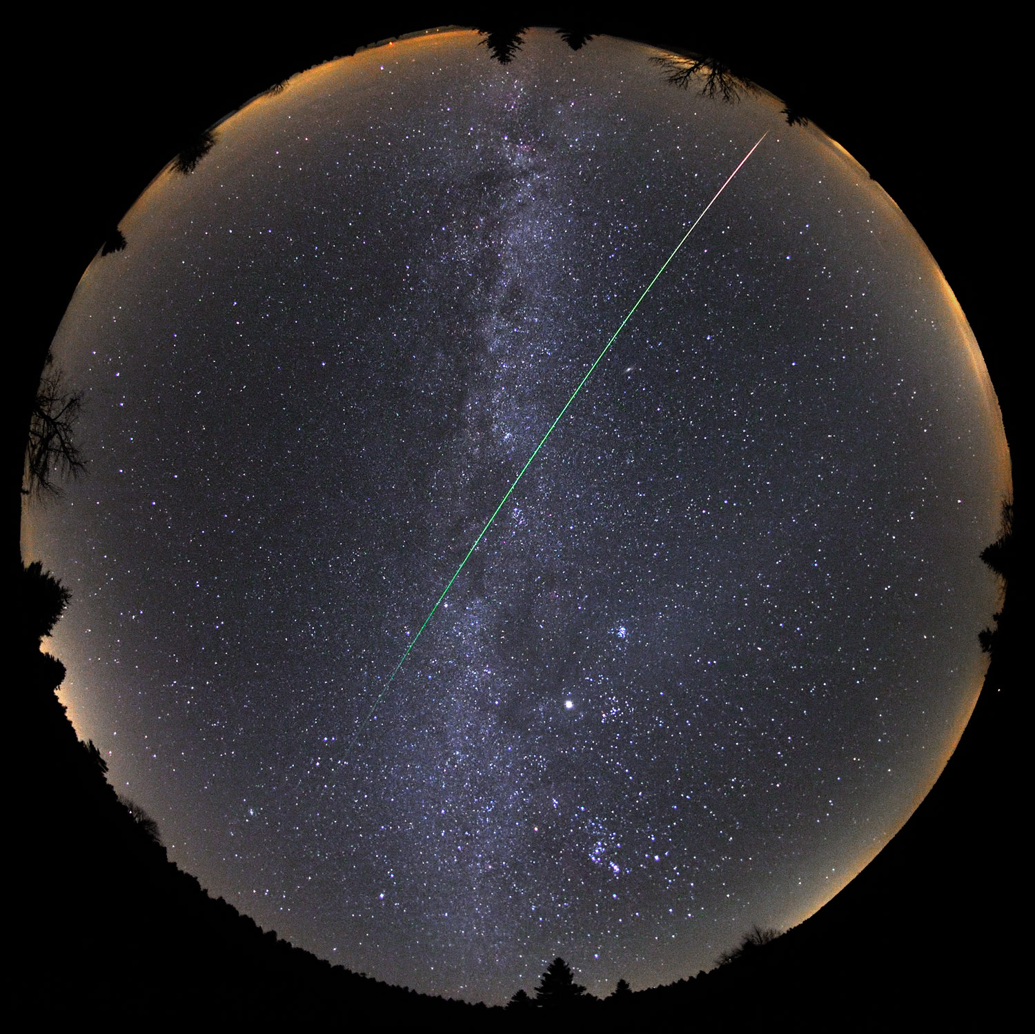 APOD: 2012 November 22 – Night of the Long Leonid