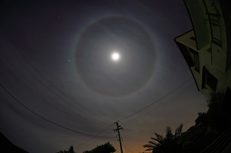 APOD: 2012 November 20 – A Halo Around the Moon