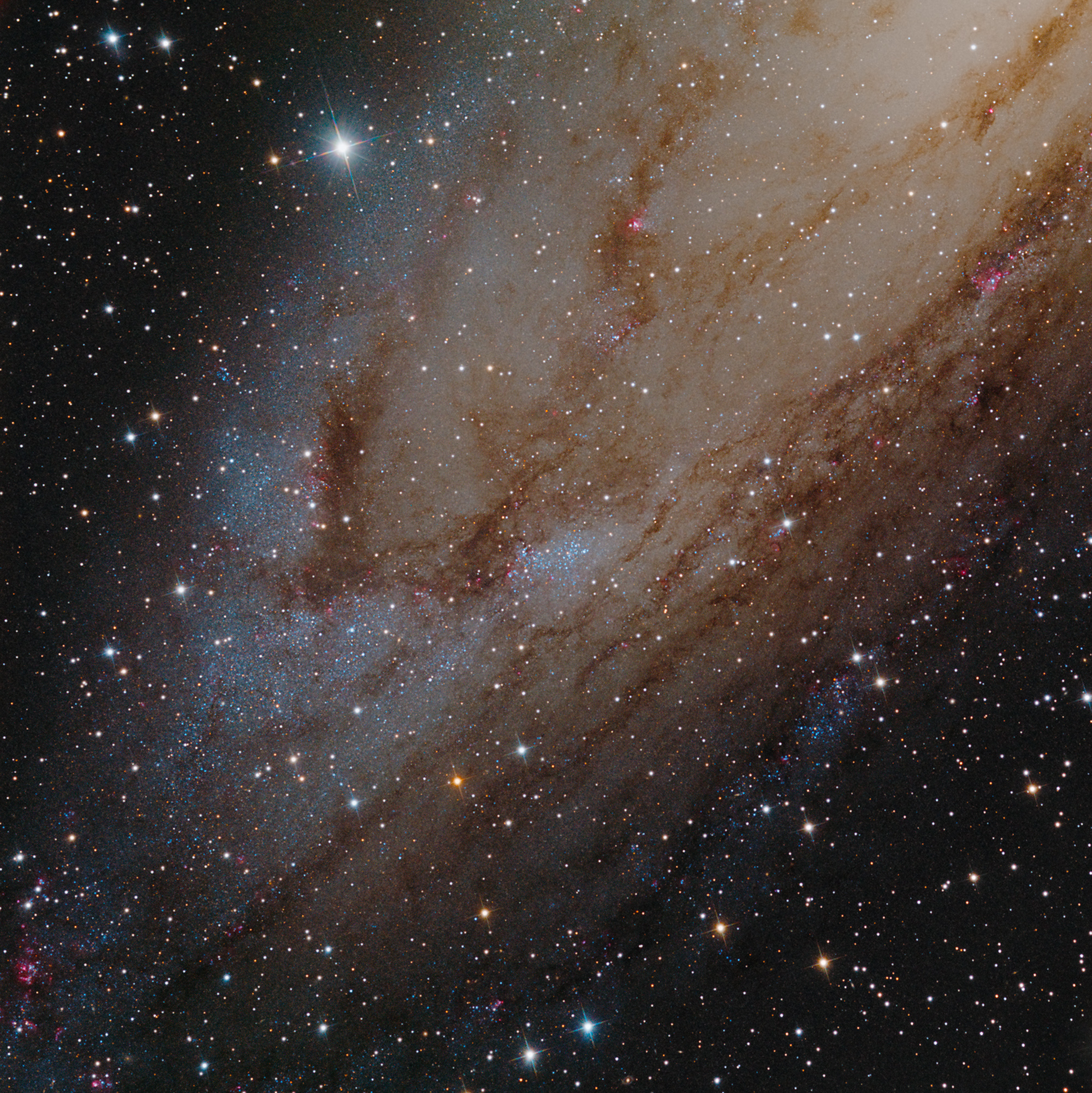 APOD: 2012 October 24 - NGC 206 and the Star Clouds of Andromeda