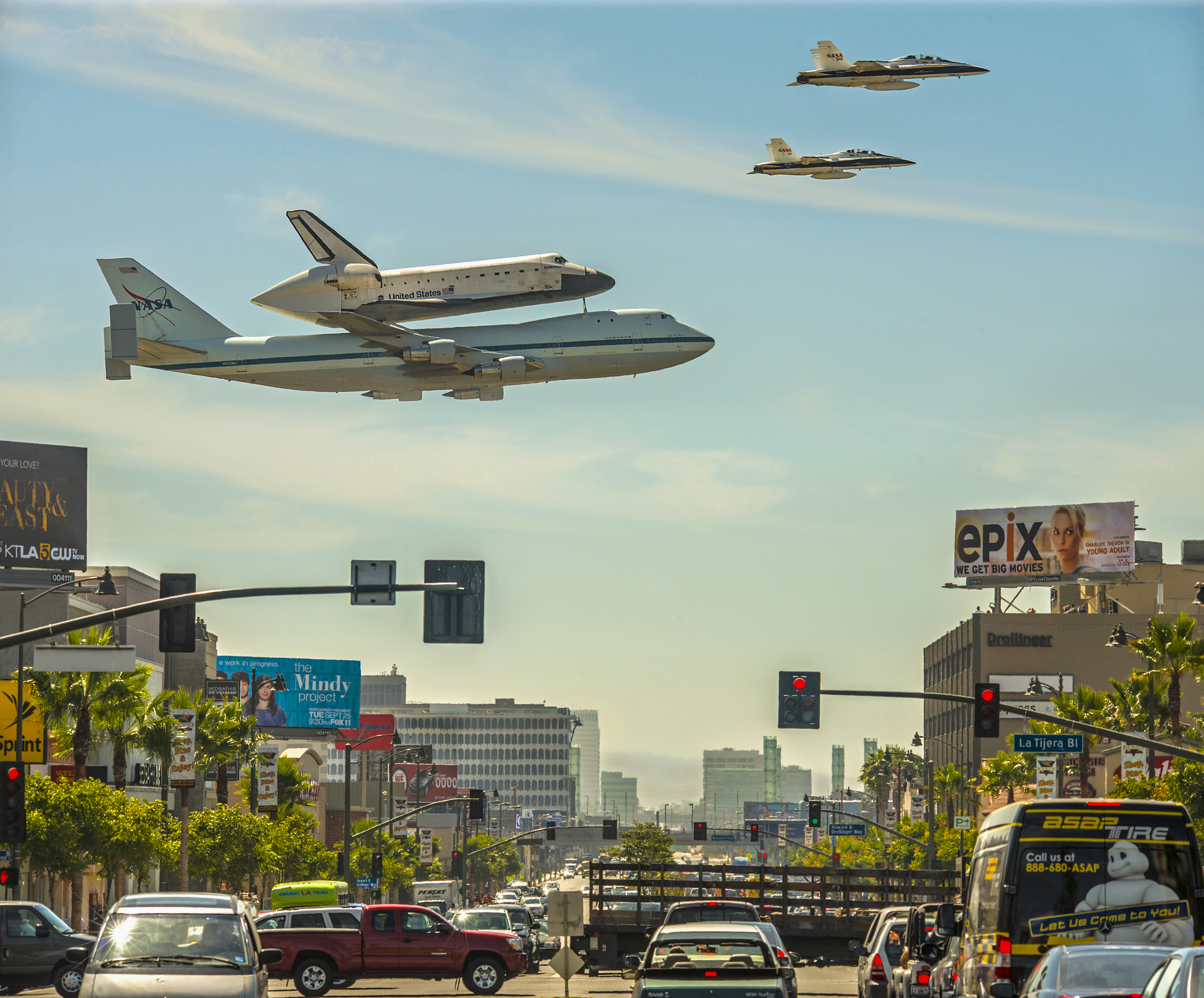APOD: 2012 September 26 – A Space Shuttle Over Los Angeles