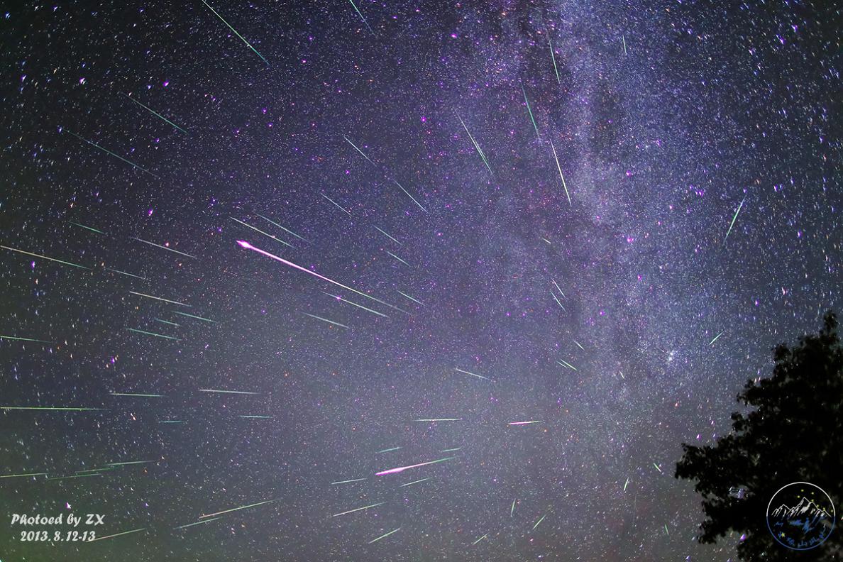 APOD: 2013 August 21 – Perseid Meteors Over China