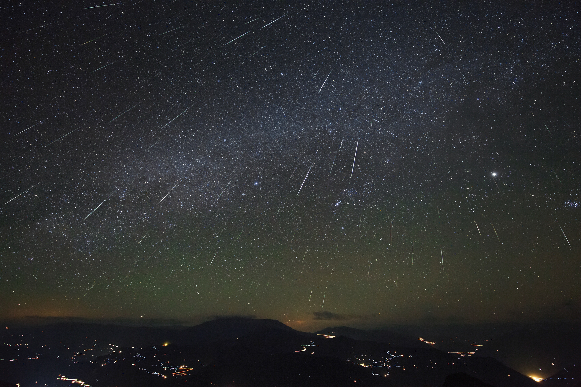 APOD: 2013 December 13 – Geminid Meteor Shower over Dashanbao Wetlands
