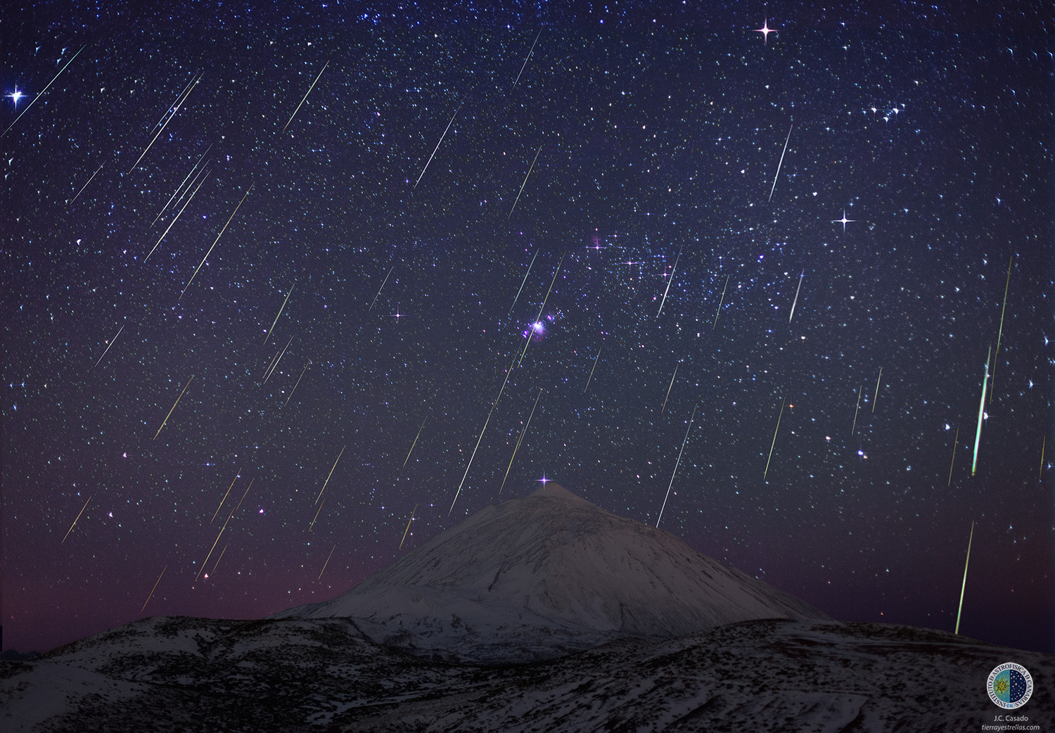 APOD: 2013 December 17 – Geminid Meteors over Teide Volcano