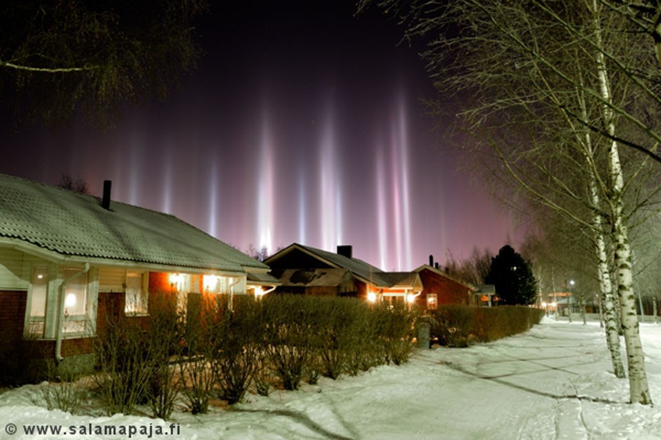 Light Pillars over Finland — APOD for 2013-12-18