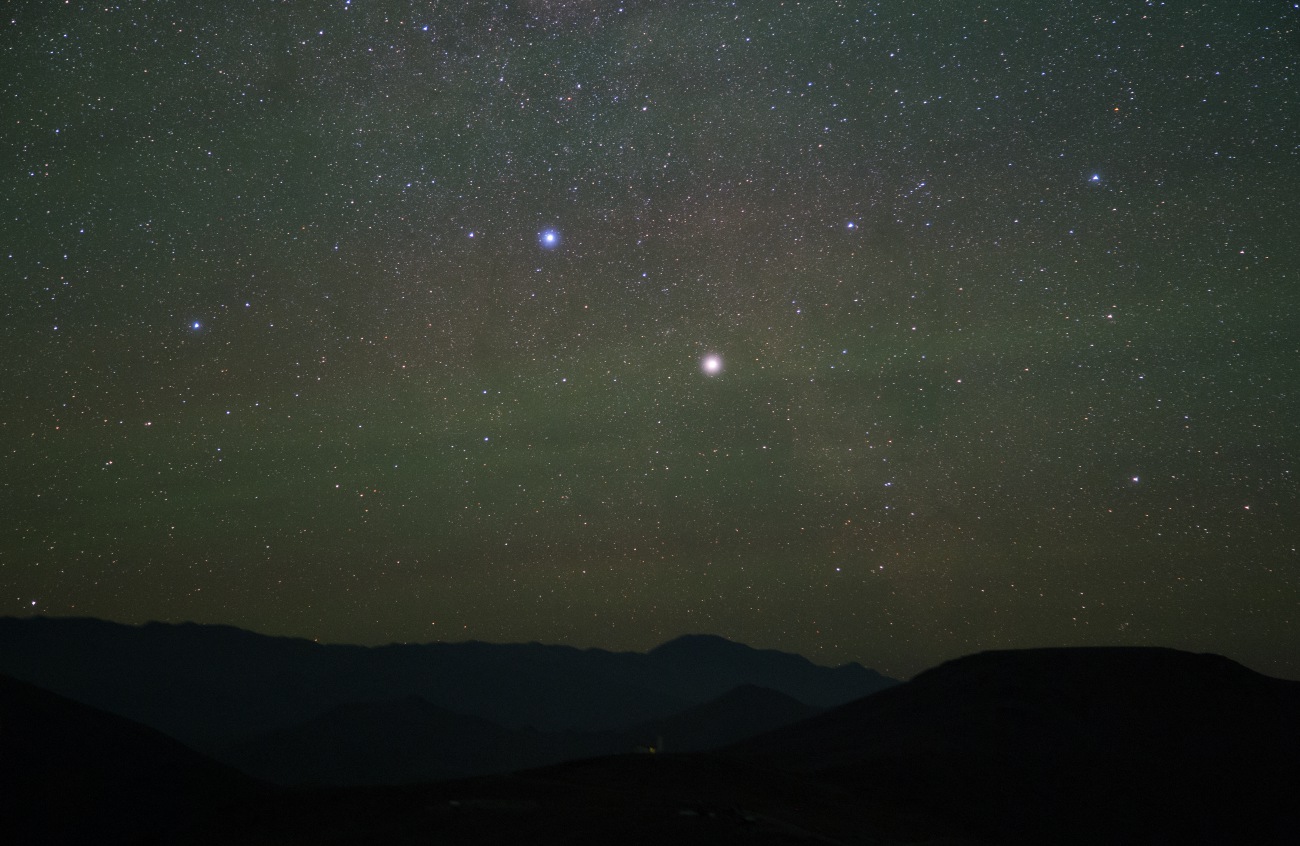 APOD: 2013 December 7 – Naked Eye Nova Centauri 2013
