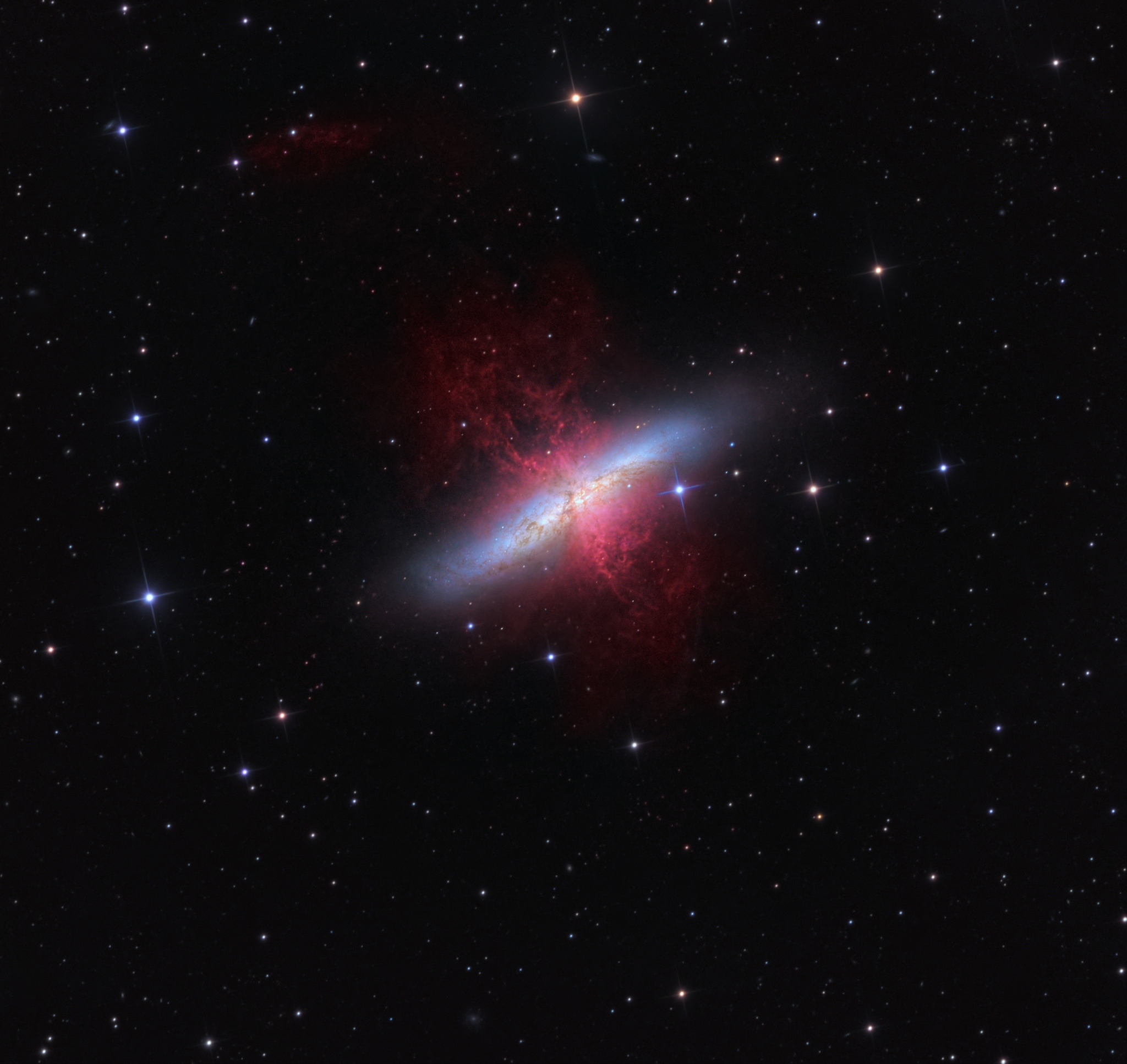 APOD: 2013 July 4 – M82: Starburst Galaxy with a Superwind