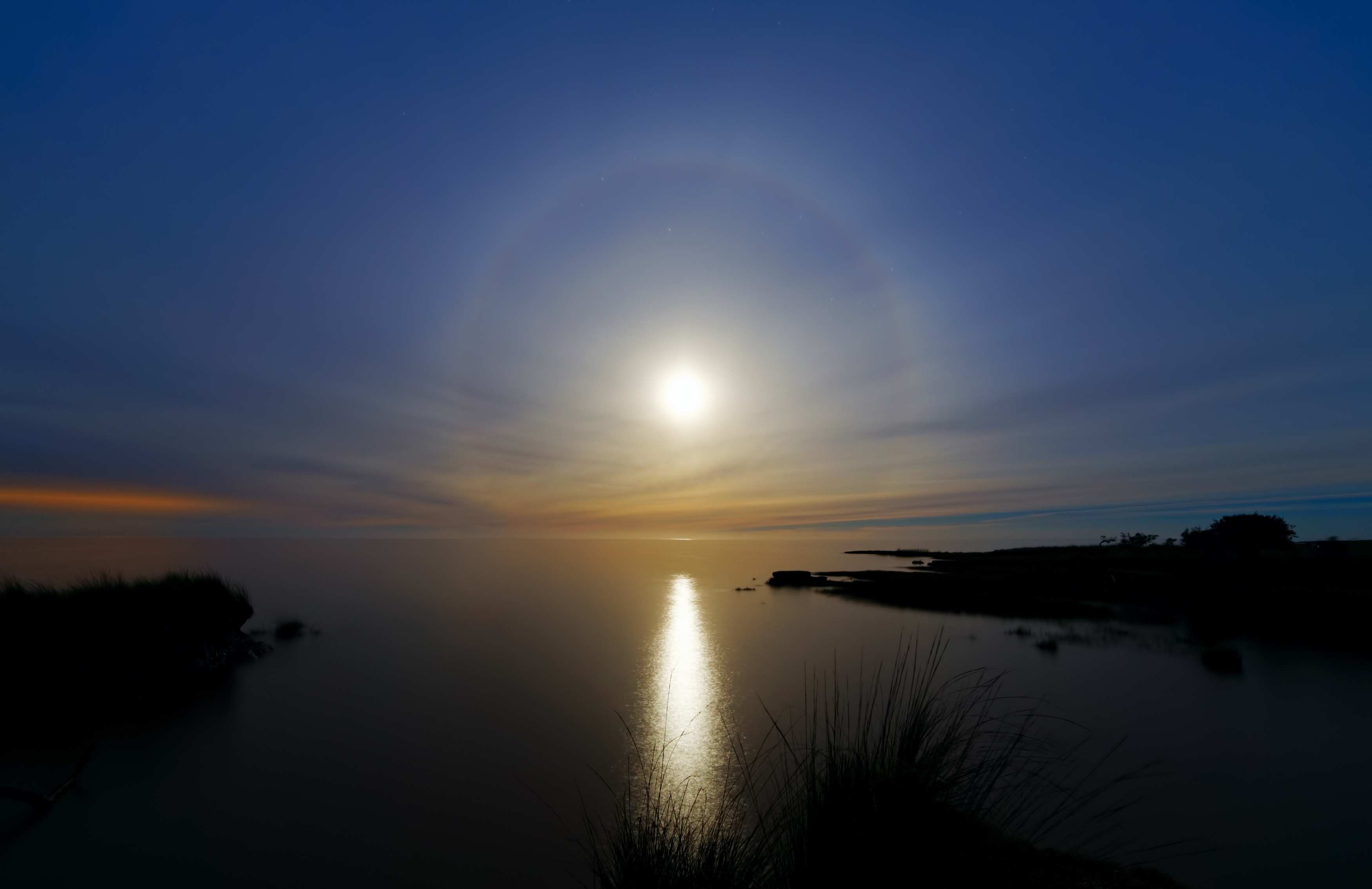 APOD: 2013 June 28 – A Super Moon’s Halo