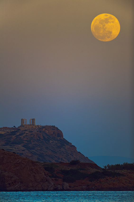 APOD: 2013 June 22 – Perigee’s Full Moon