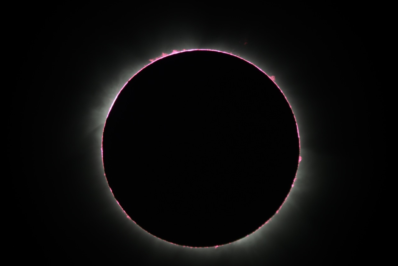 APOD: 2013 November 8 – Solar Eclipse from Uganda
