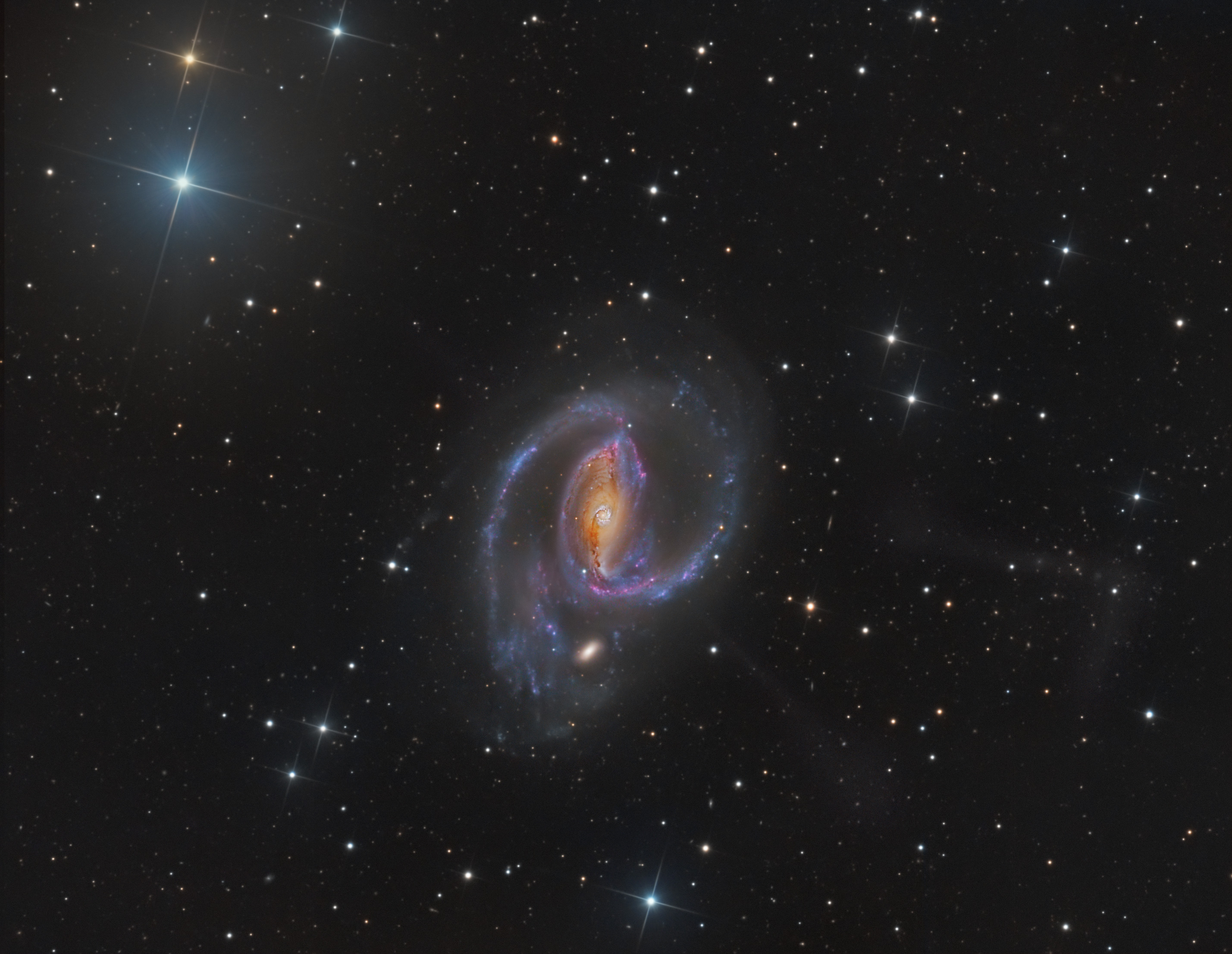 APOD: 2013 November 14 – The Jets of NGC 1097