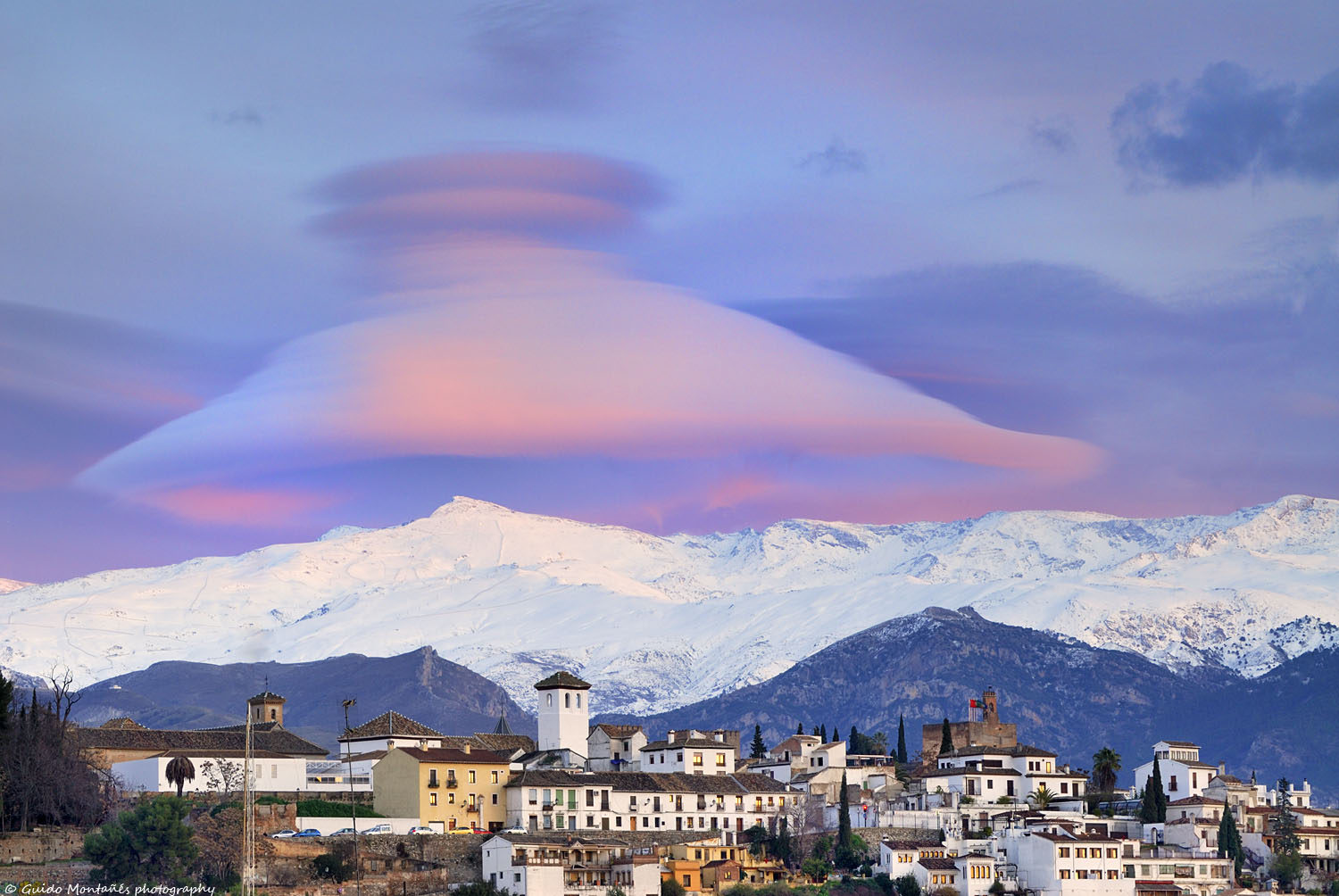 APOD: 2013 November 26 – Cap Cloud over the Sierra Nevadas