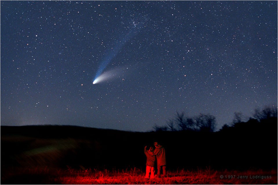 APOD: 2013 October 13 – Hale Bopp: The Great Comet of 1997