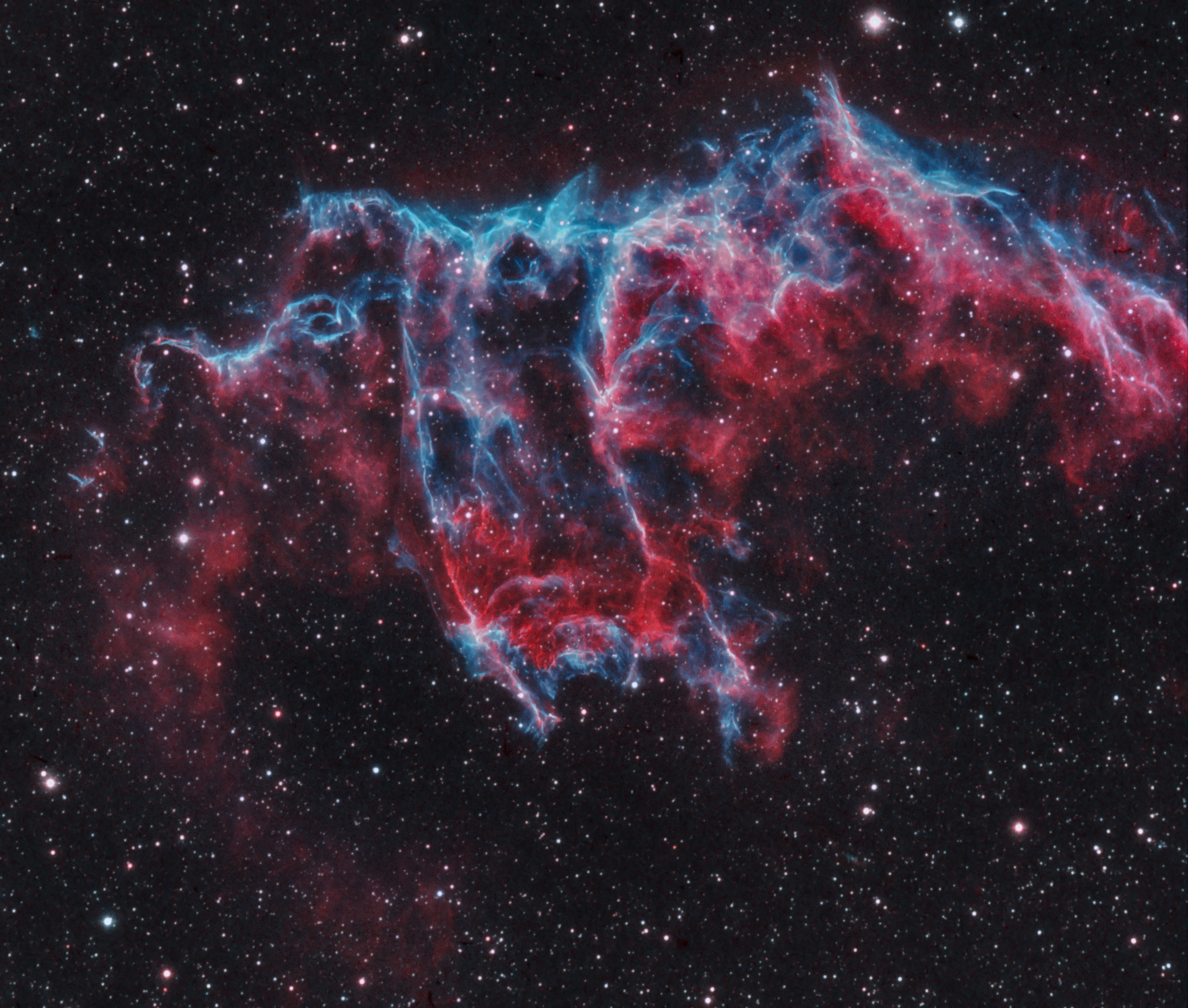 APOD: 2013 October 30 – A Spectre in the Eastern Veil