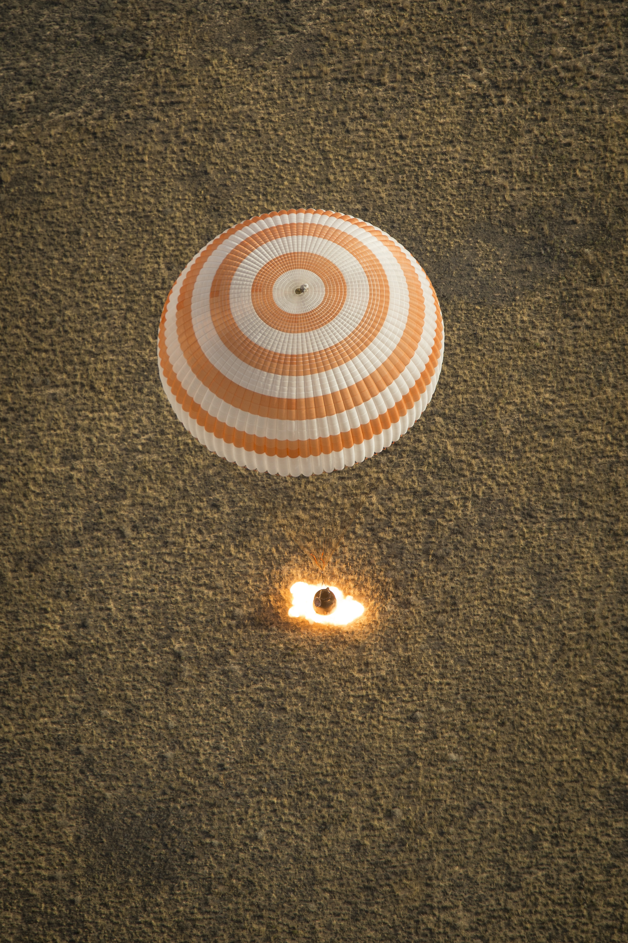 APOD: 2013 September 14 – A Landing on Planet Earth