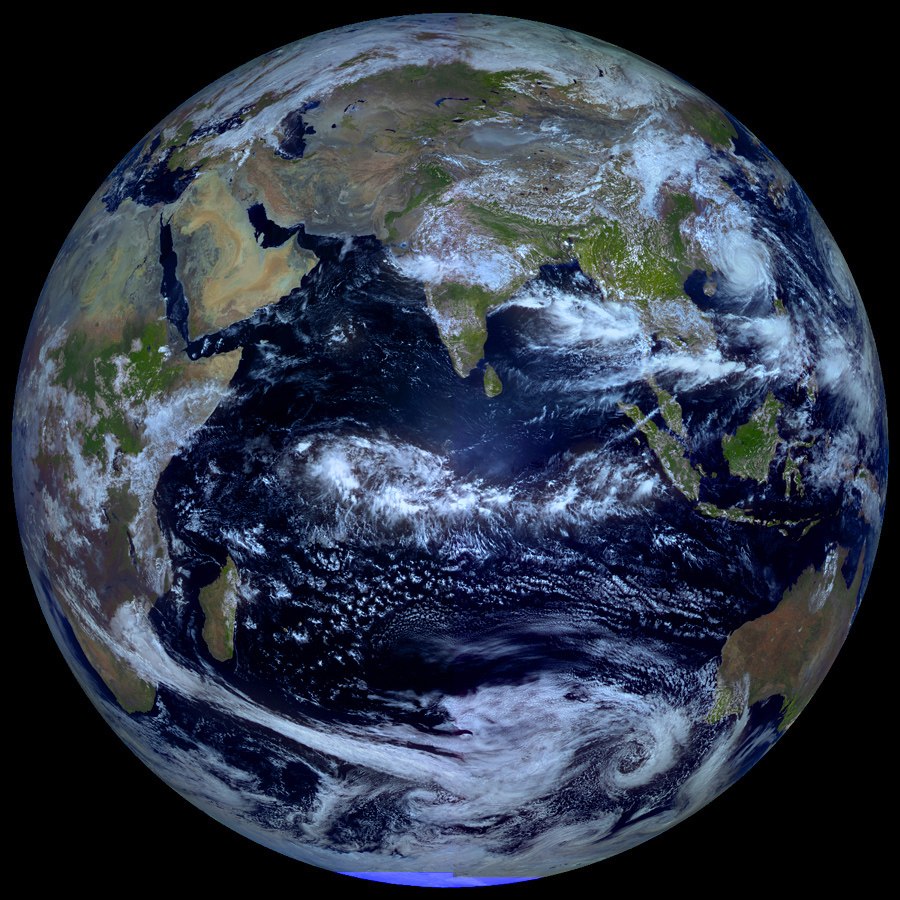 APOD: 2013 September 28 – Equinox Earth