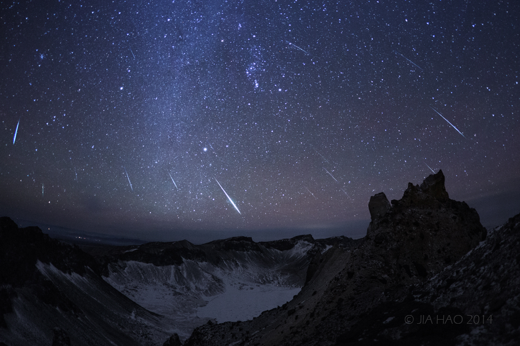 APOD: 2014 December 27 – The Winter Shower