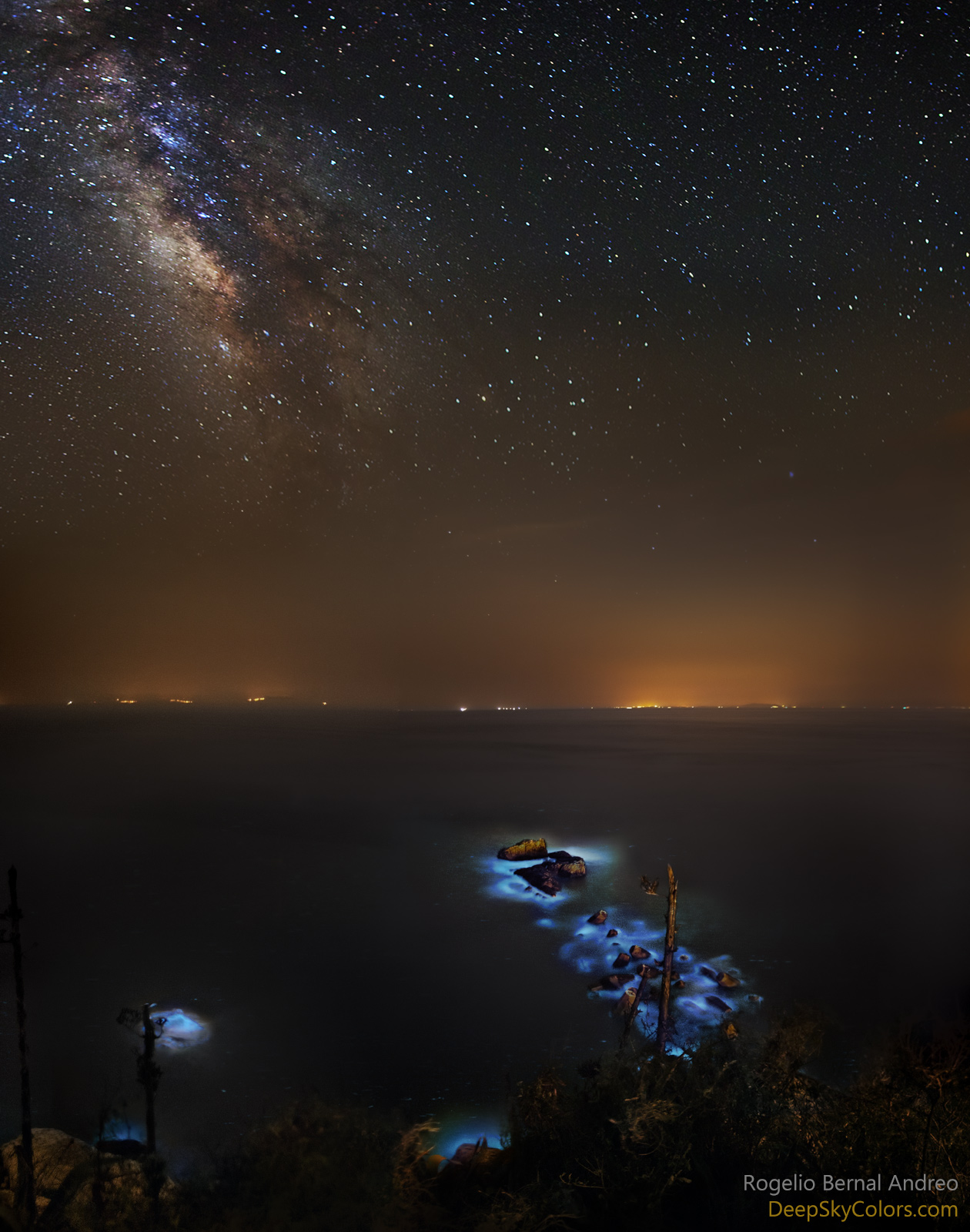 APOD: 2015 April 24 – Blue Tears and the Milky Way