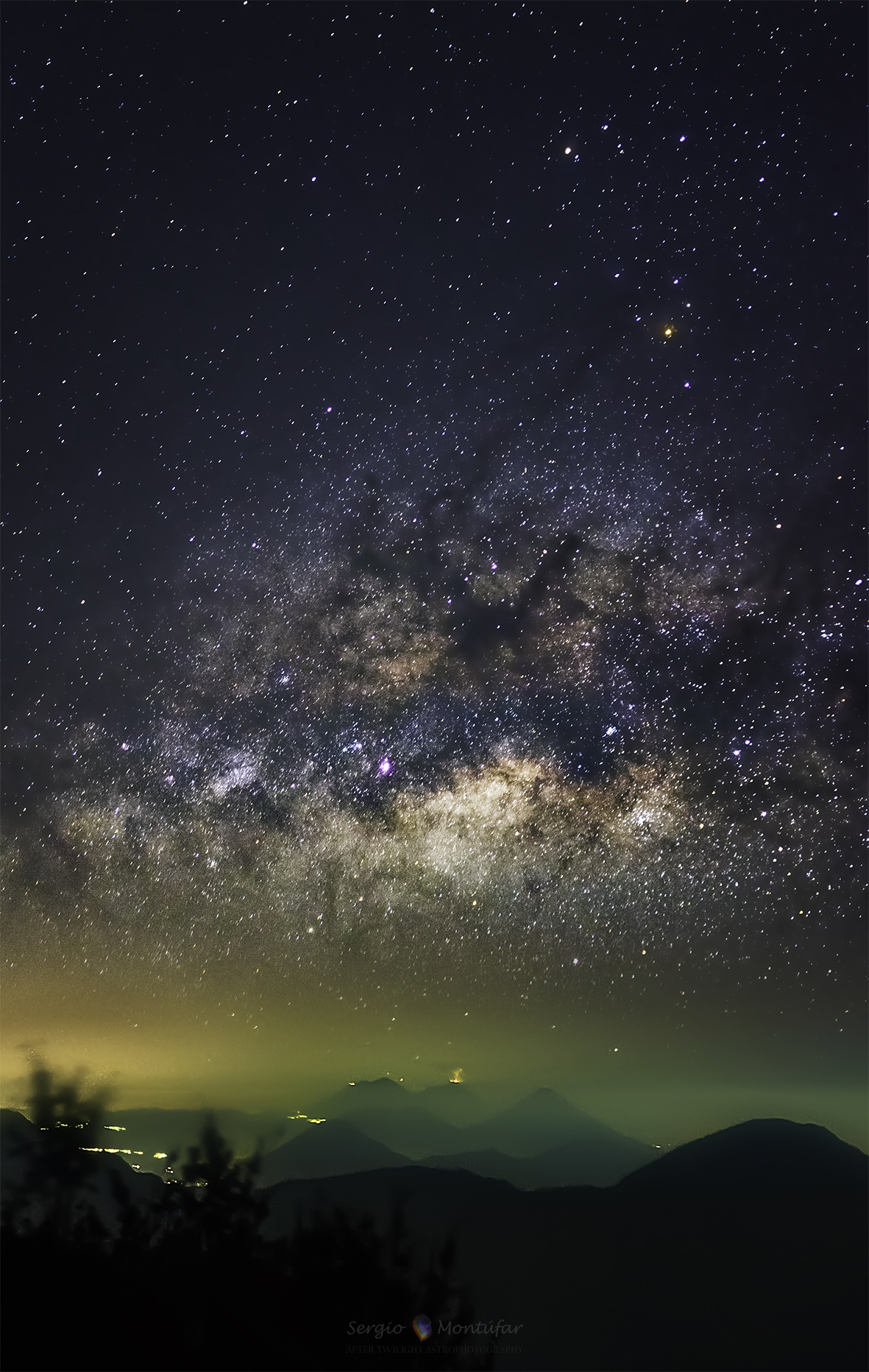APOD: 2015 April 13 – Milky Way over Erupting Volcano