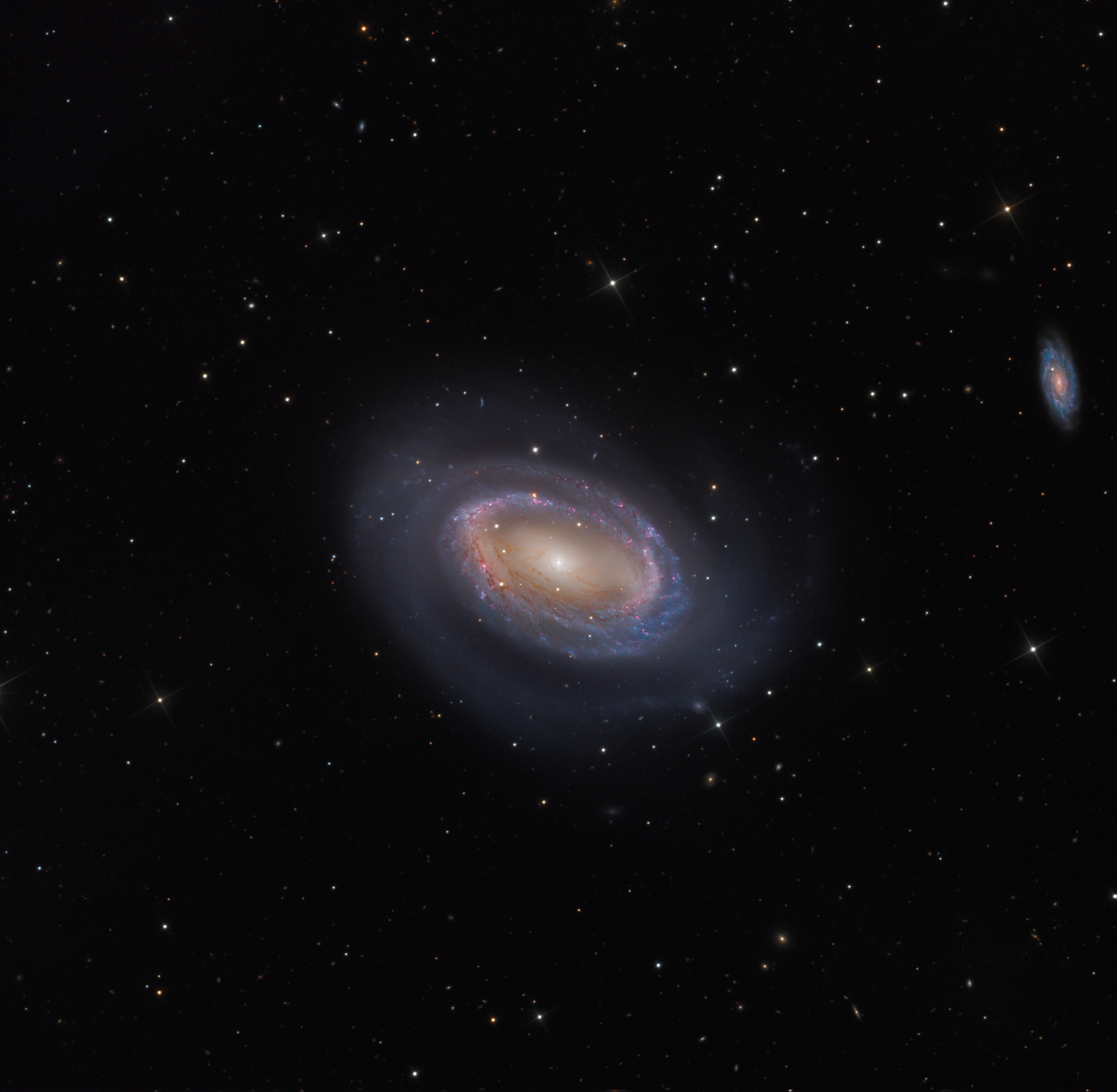 One-Armed Spiral Galaxy NGC 4725 — APOD for 2015-04-16
