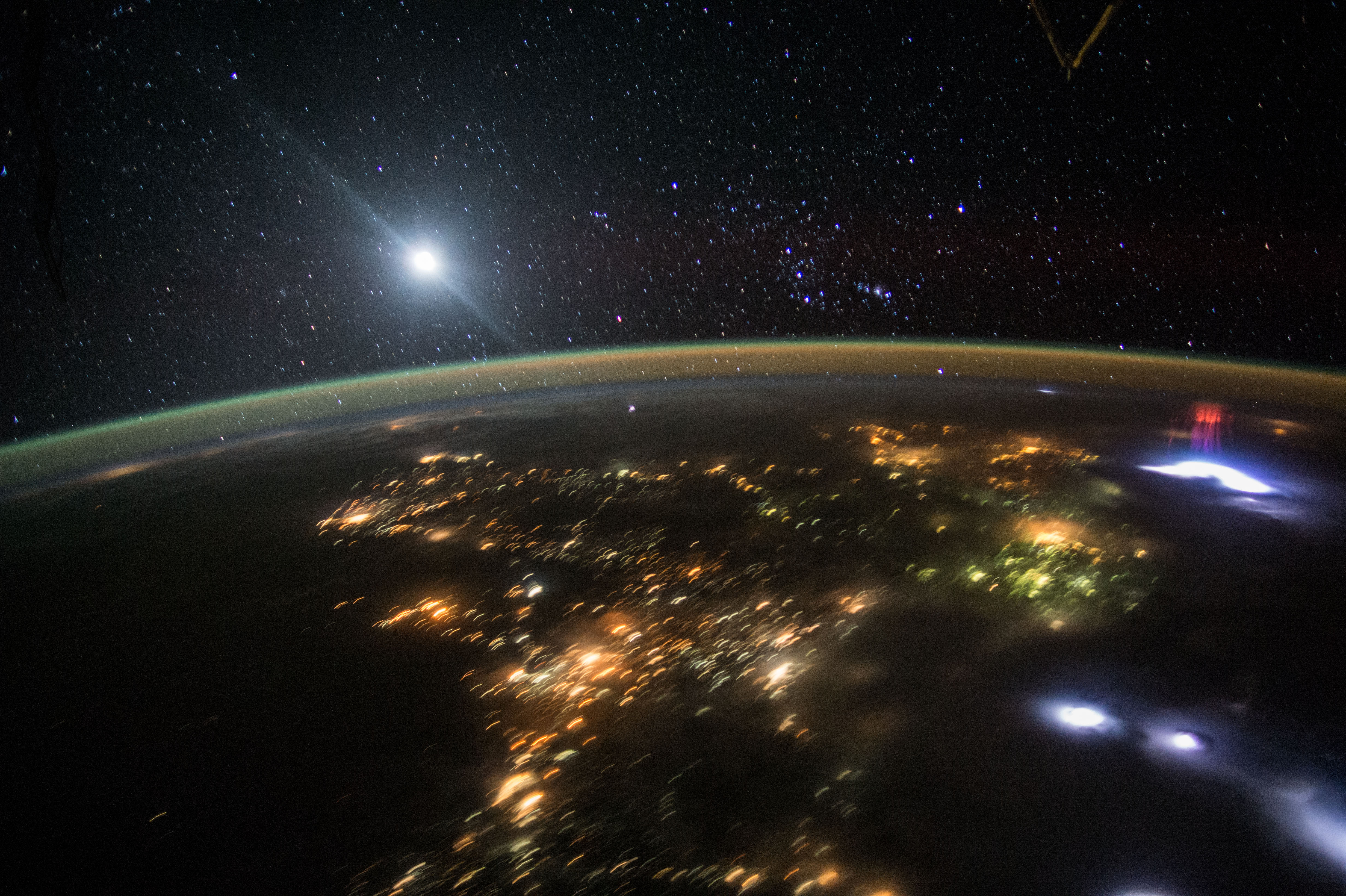 APOD: 2015 August 21 – Sprites from Space