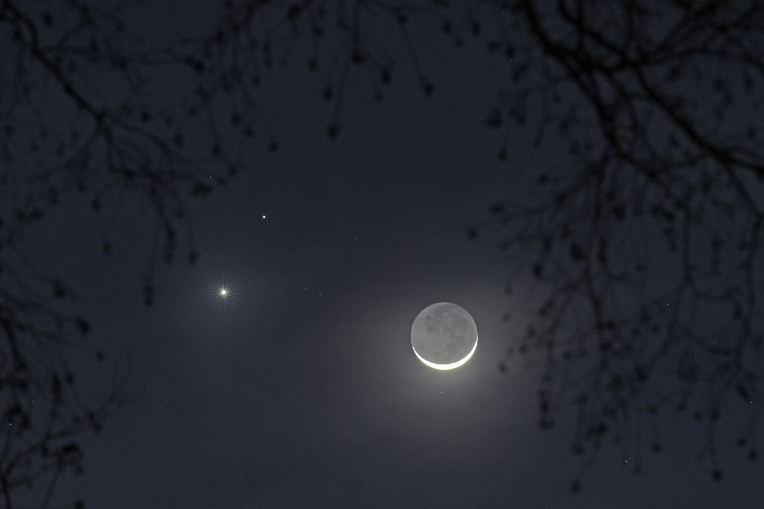 APOD: 2015 February 26 – Love and War by Moonlight