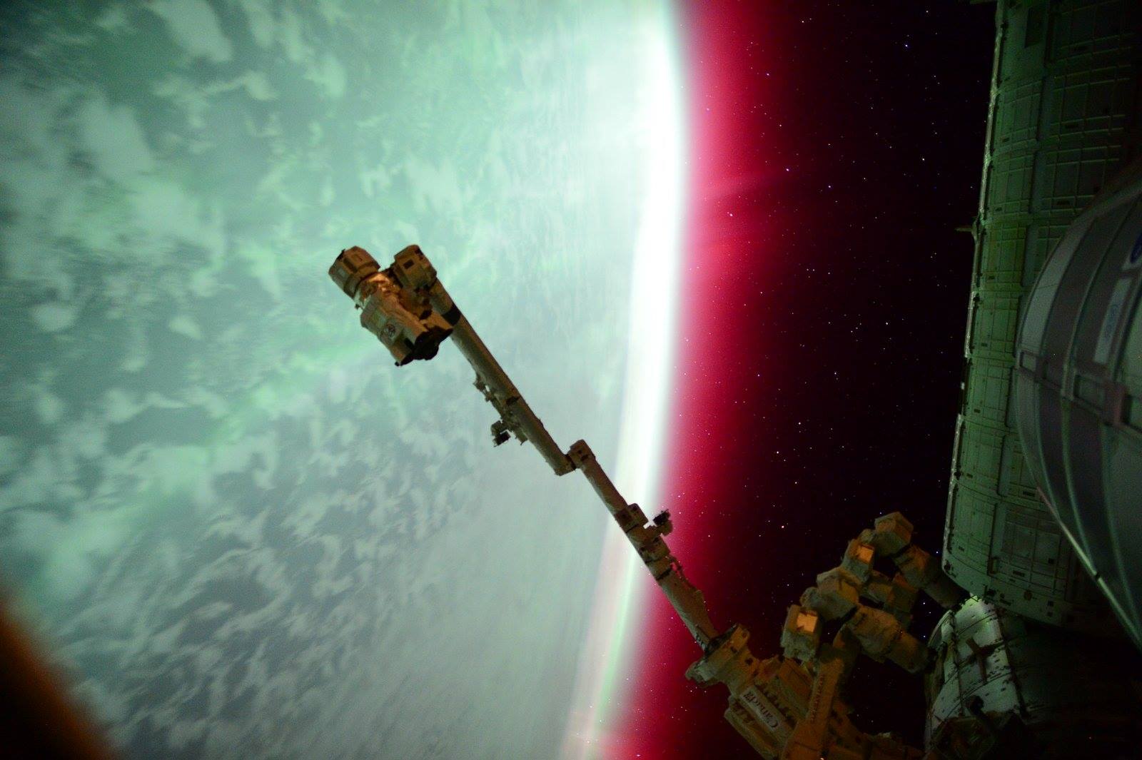APOD: 2015 June 26 – Planet Aurora