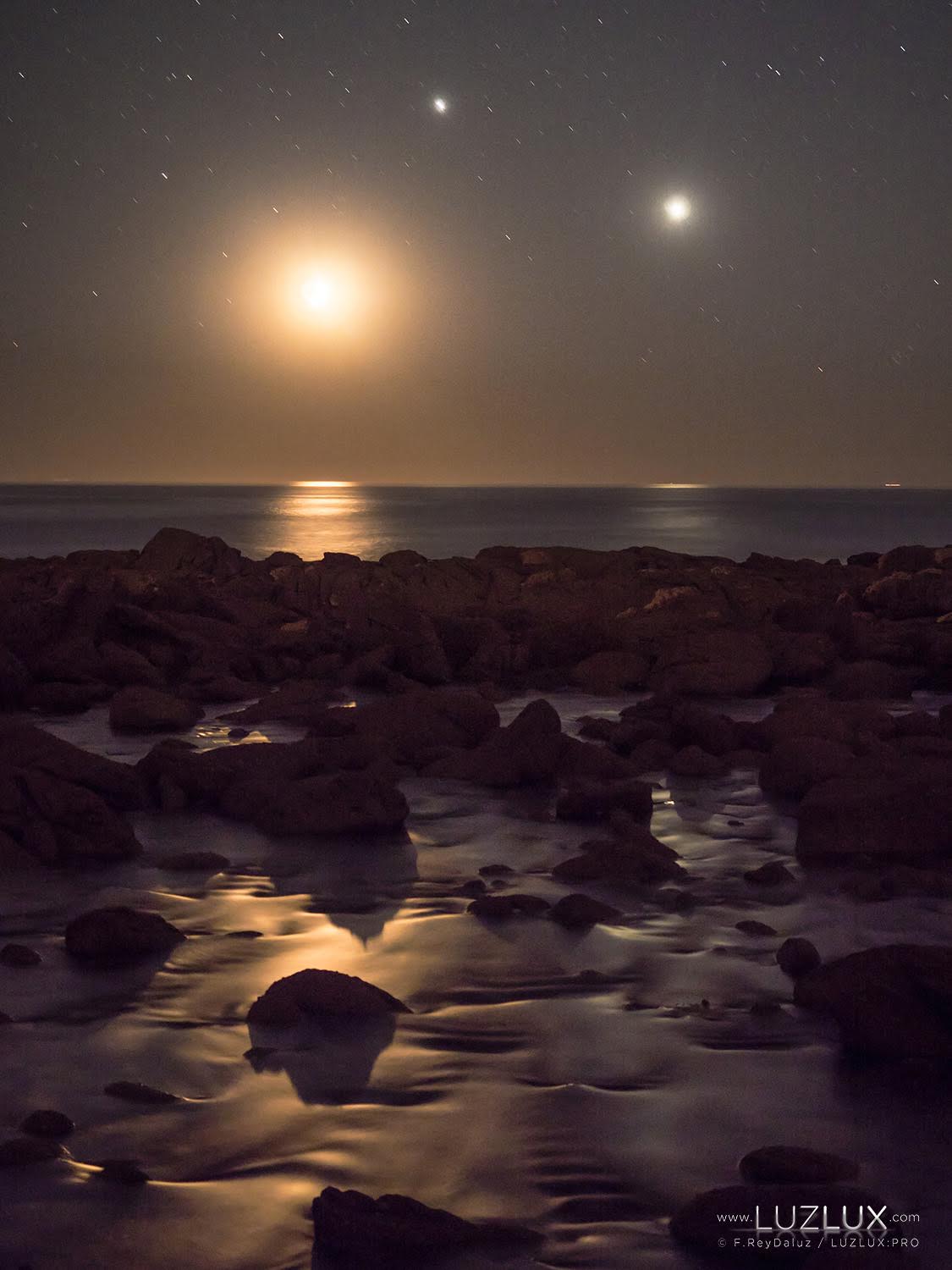 APOD: 2015 June 24 – Triple Conjunction Over Galician National Park
