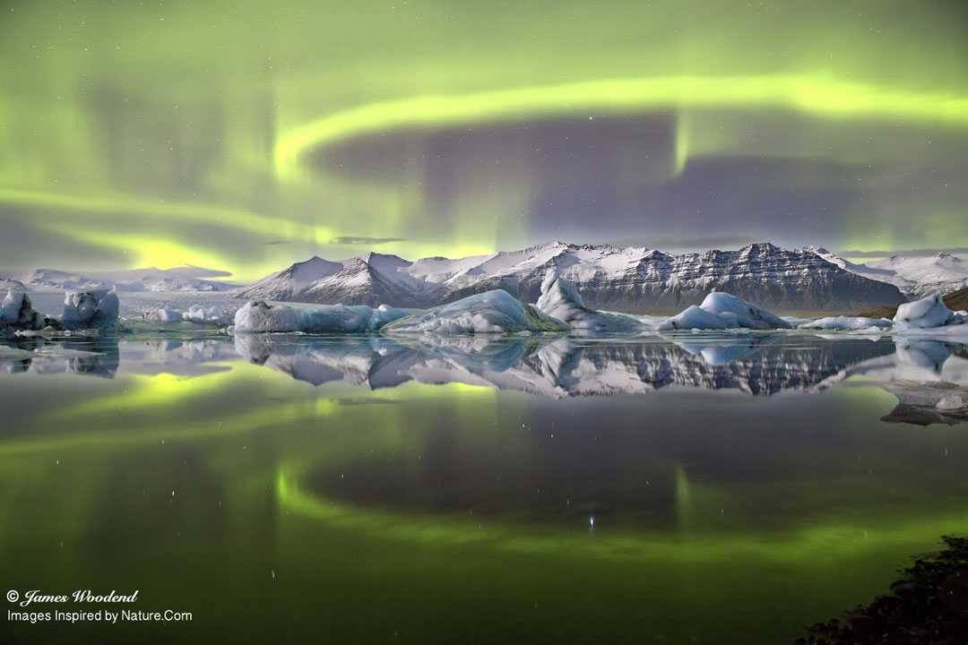 APOD: 2015 March 10 – Aurora over Icelandic Glacier