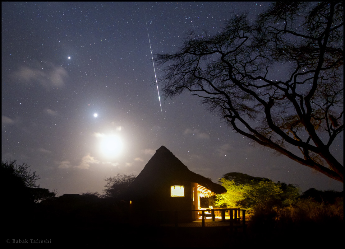 APOD: 2015 November 12 – Kenya Morning Moon, Planets and Taurid
