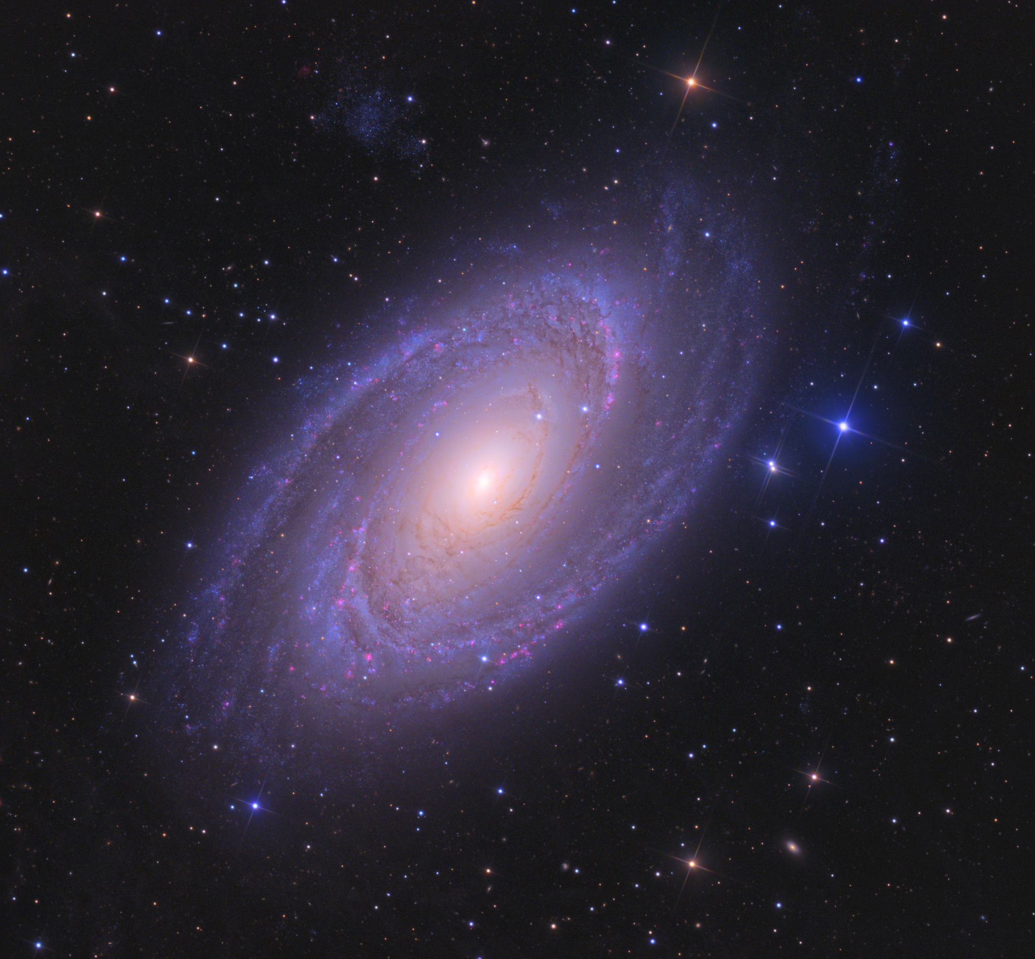 APOD: 2015 October 17 – Bright Spiral Galaxy M81