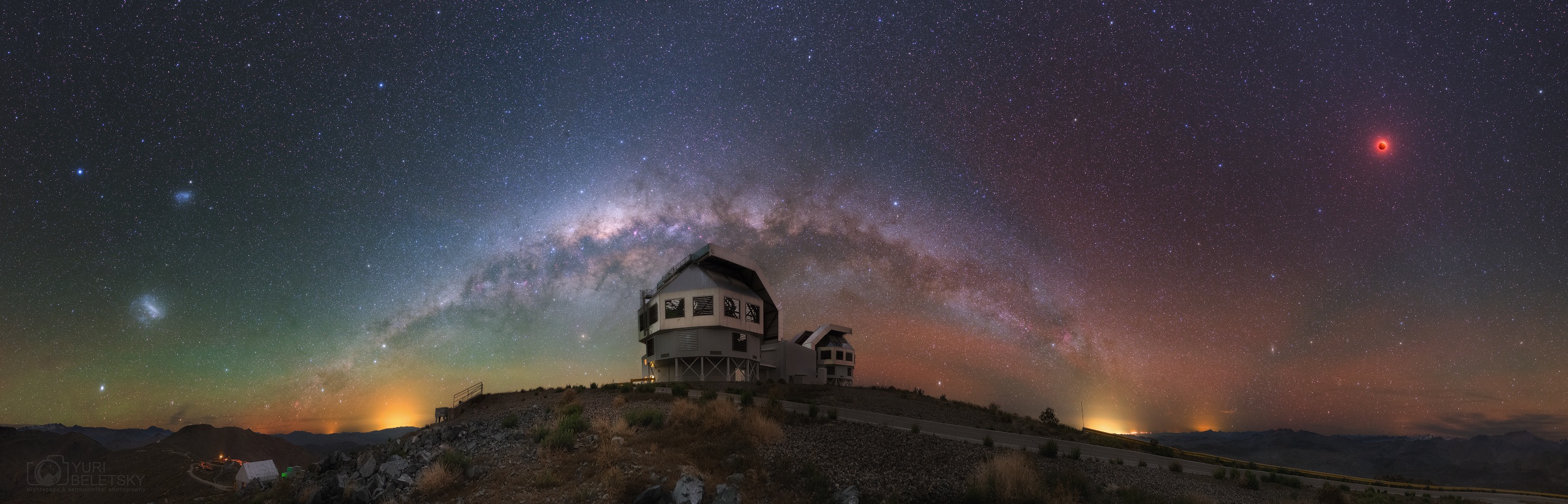 APOD: 2015 October 1 – Eclipsed in Southern Skies