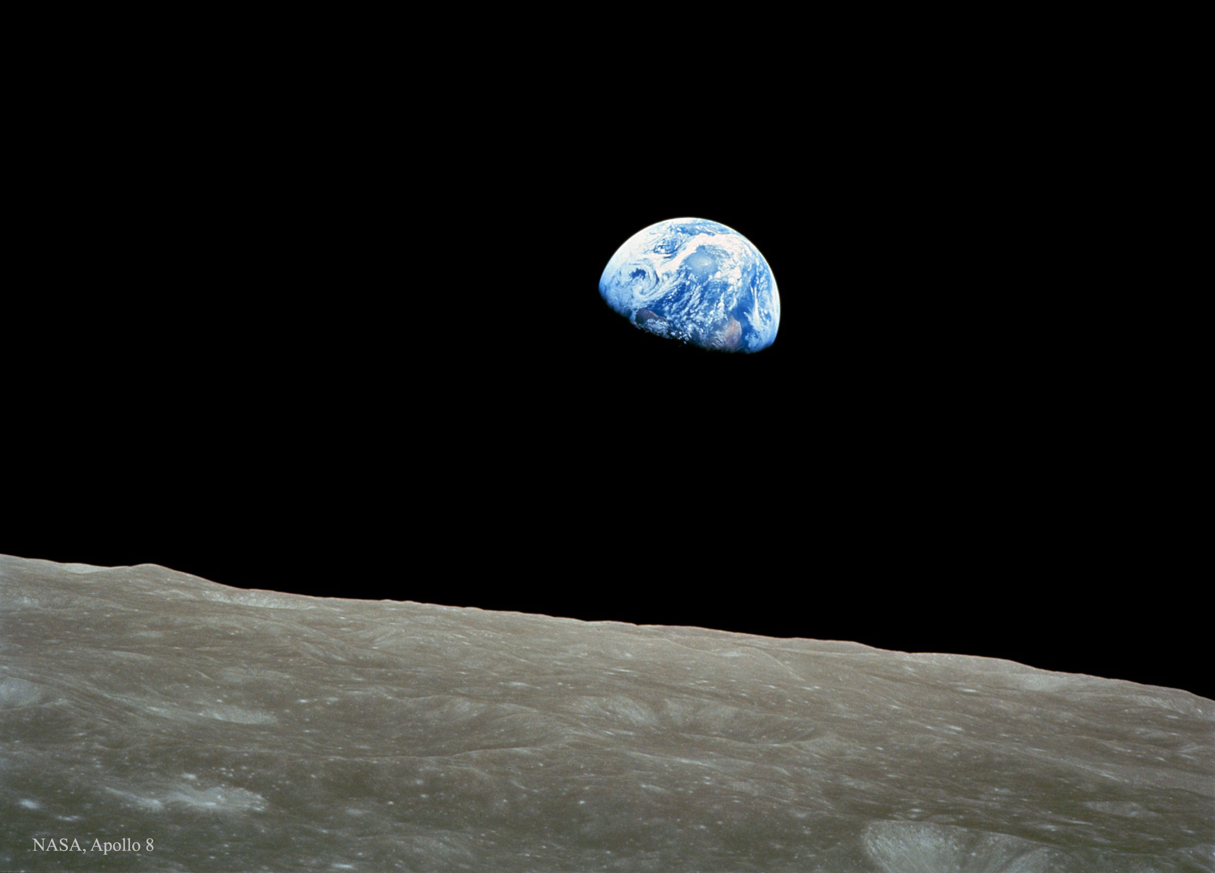 APOD: 2015 September 6 – Earthrise