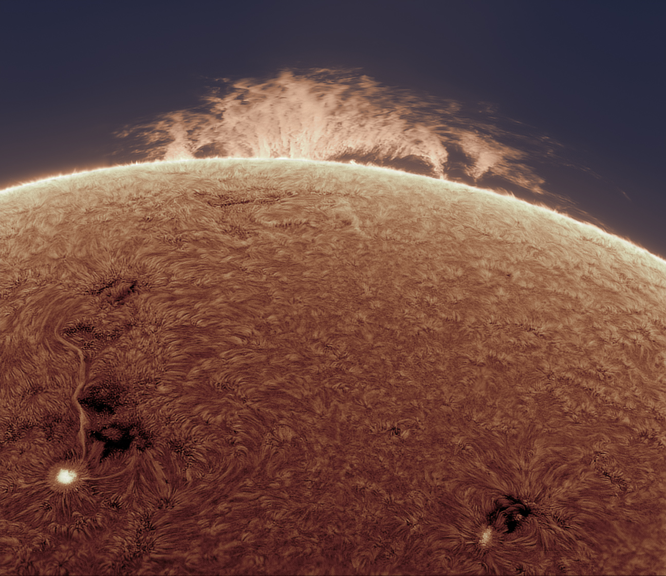 APOD: 2015 September 19 – A Prominence on the Sun