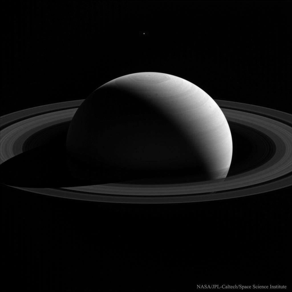 APOD: 2016 August 1 – Behind Saturn