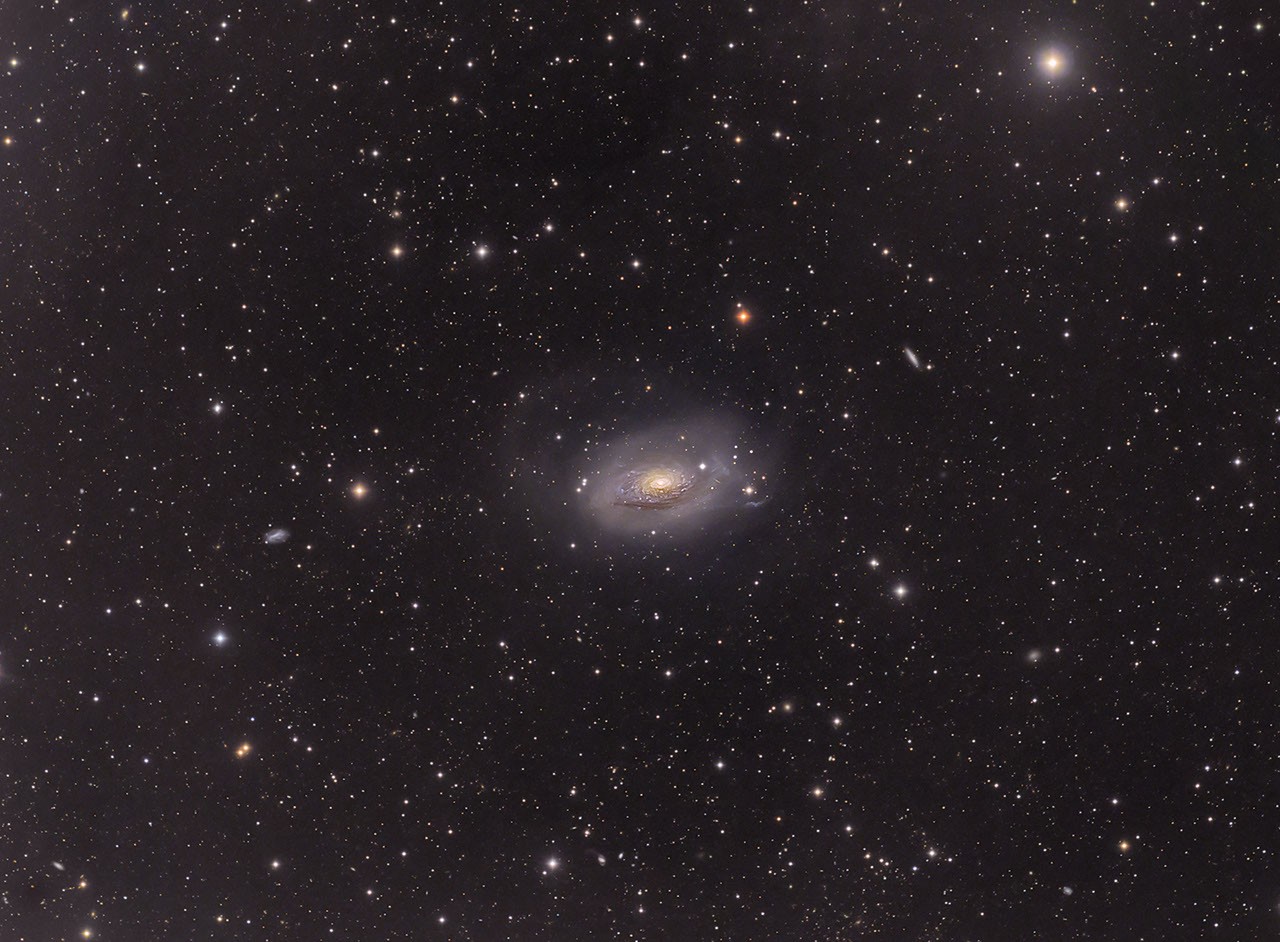 M63: Sunflower Galaxy Wide Field — APOD for 2016-08-04