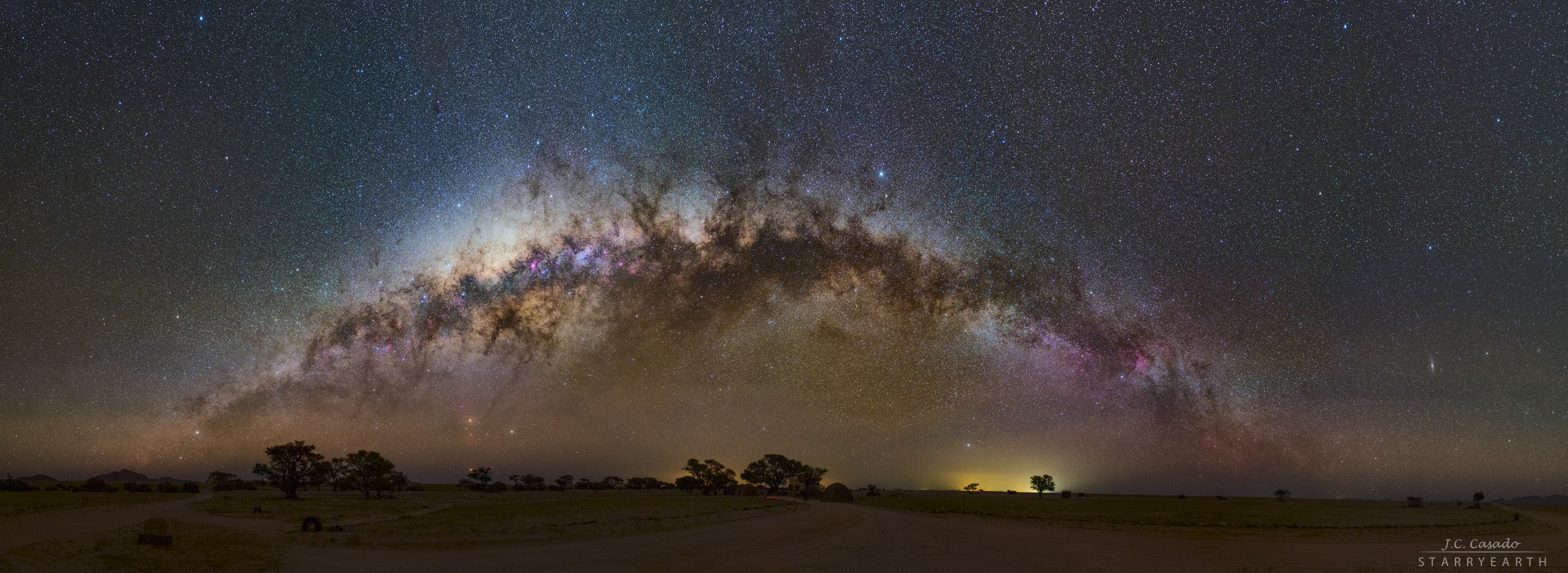 APOD: 2016 August 26 – The Milky Way Sets