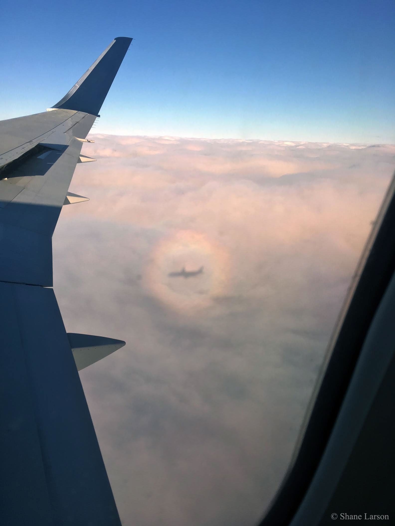 APOD: 2016 December 22 – An Airplane Glory