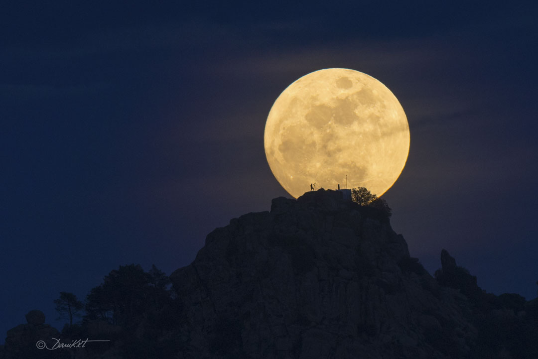 APOD: 2016 February 1 – Find the Man in the Moon
