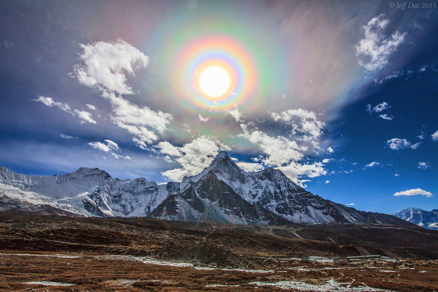 APOD: 2016 January 11 – A Colorful Solar Corona over the Himalayas